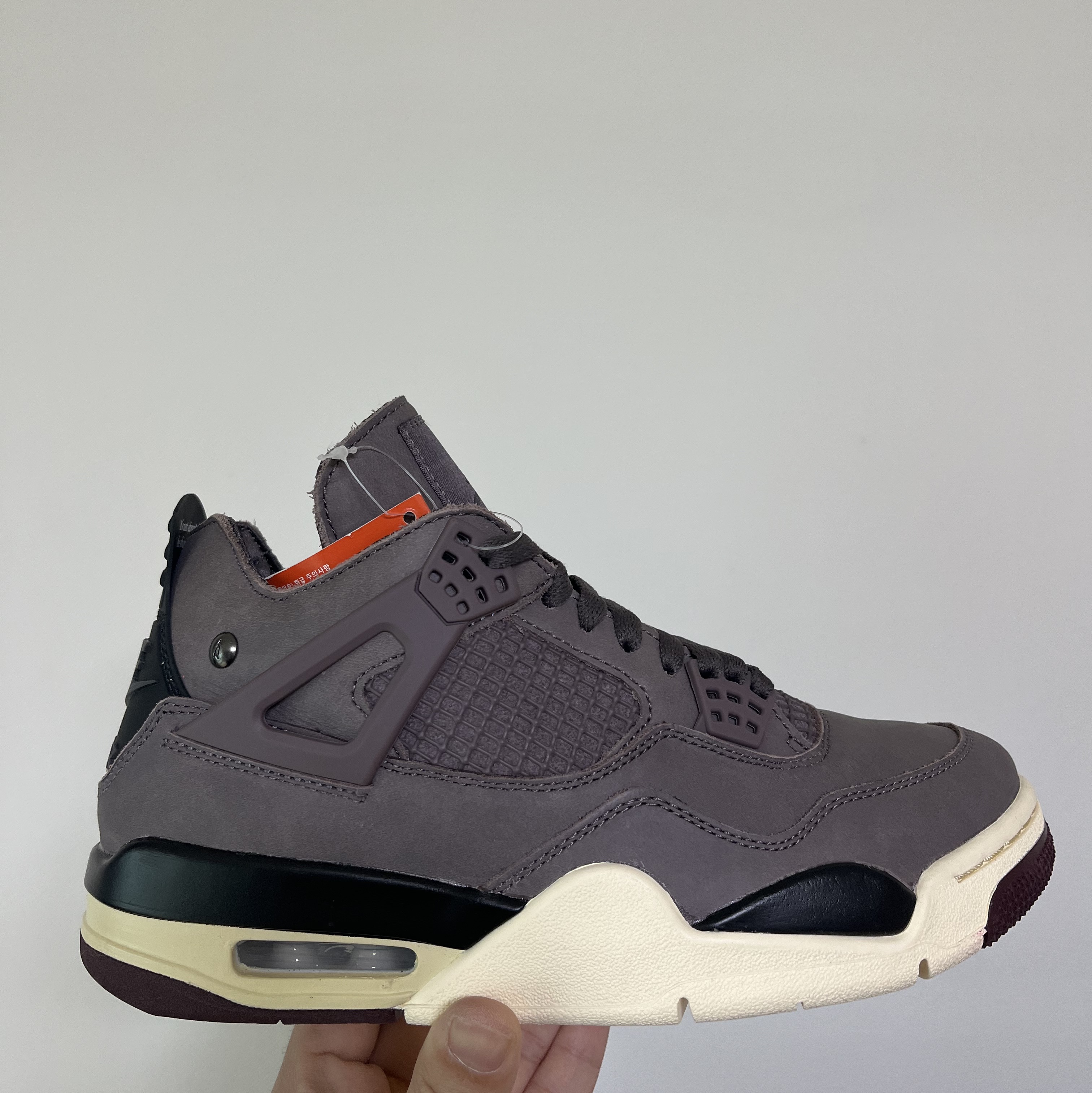 Jordan 4 x A Ma Maniere Retro Violet Ore 착용 스타일 - 1