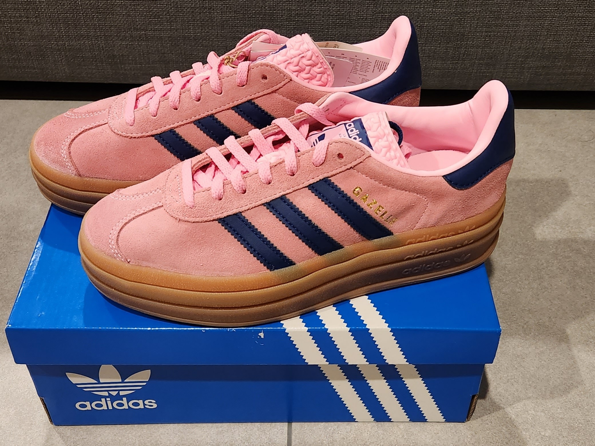 (W) Adidas Gazelle Bold Pink Glow Victory Blue 착용 스타일