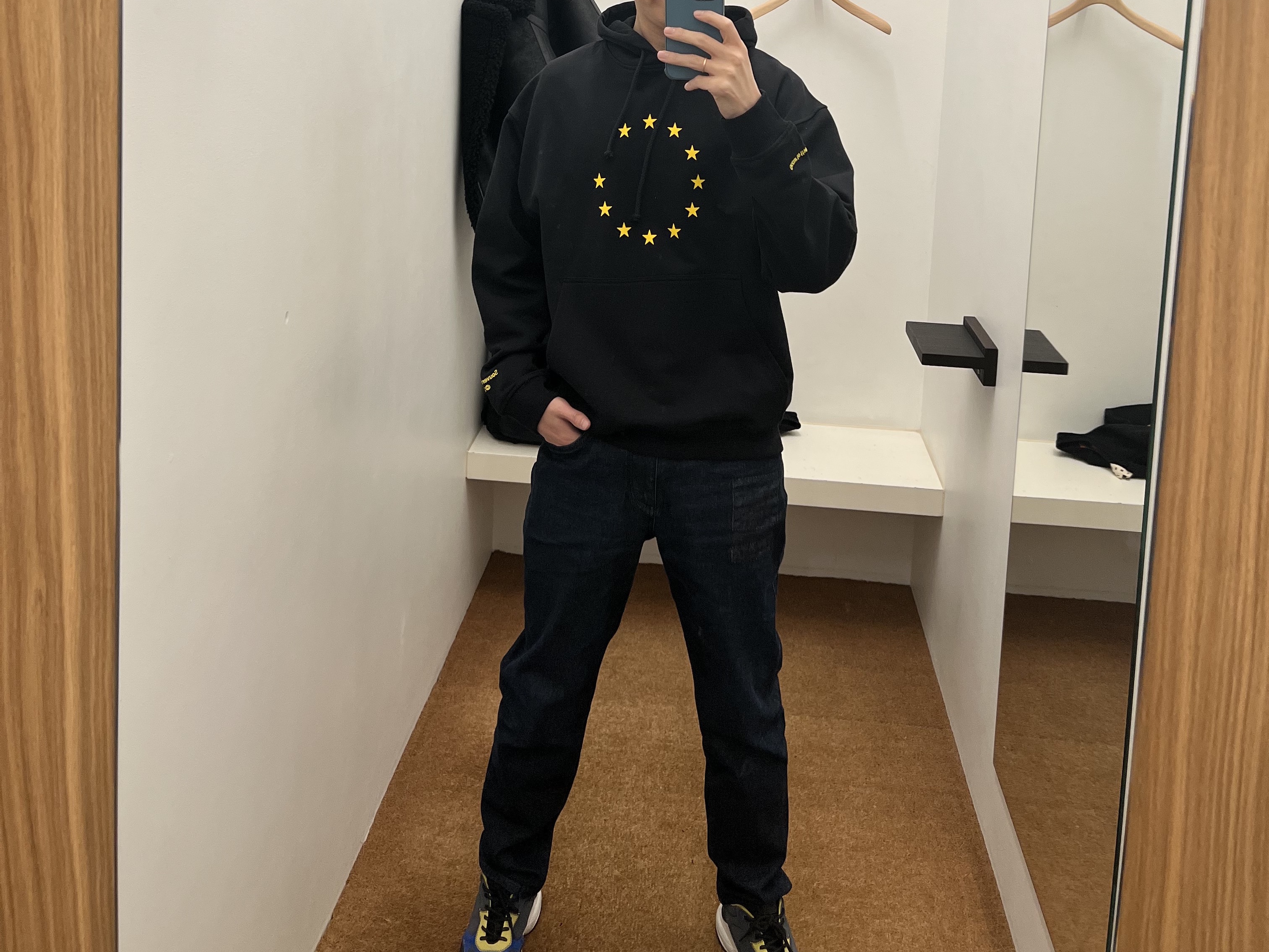 Souvenir Official Eunify Classic Hoodie Black 2022 착용 스타일