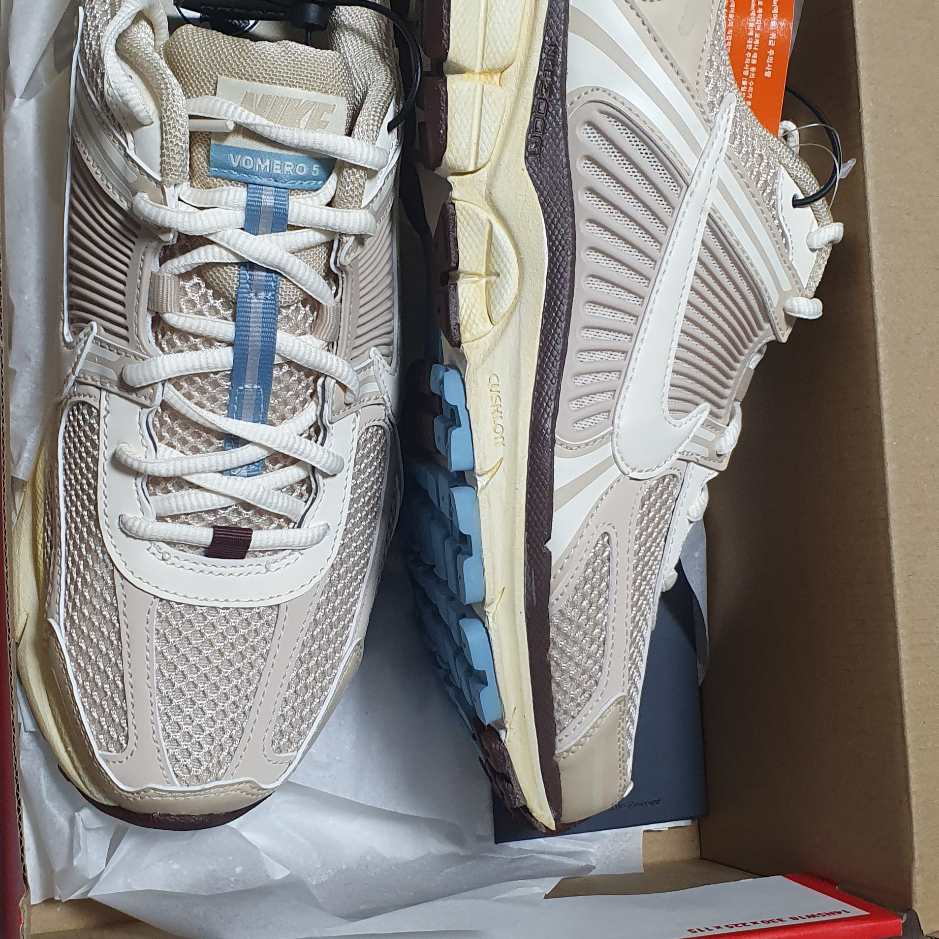 (W) Nike Zoom Vomero 5 Oatmeal 착용 스타일