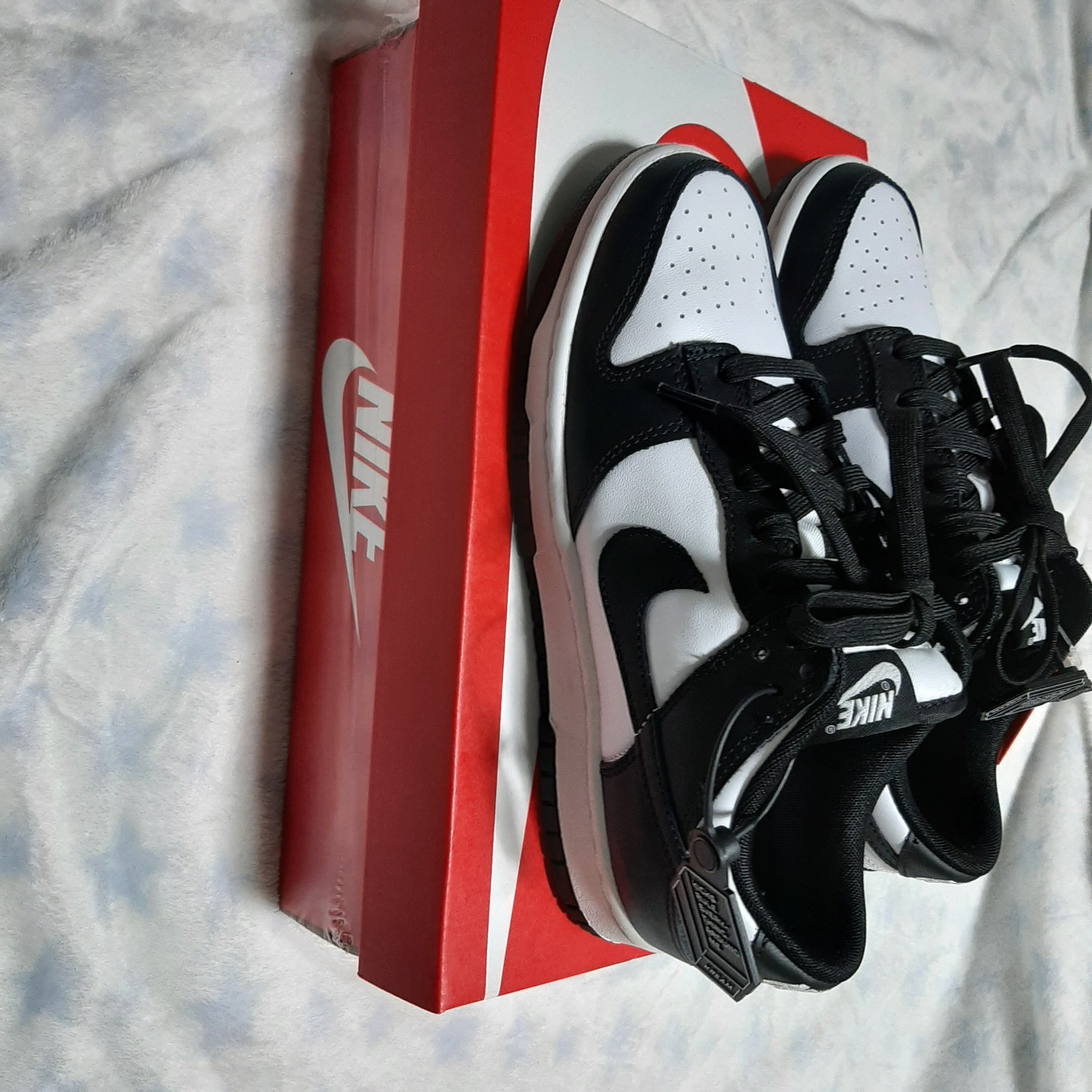 Nike Dunk Low Retro Black 착용 스타일 - 2