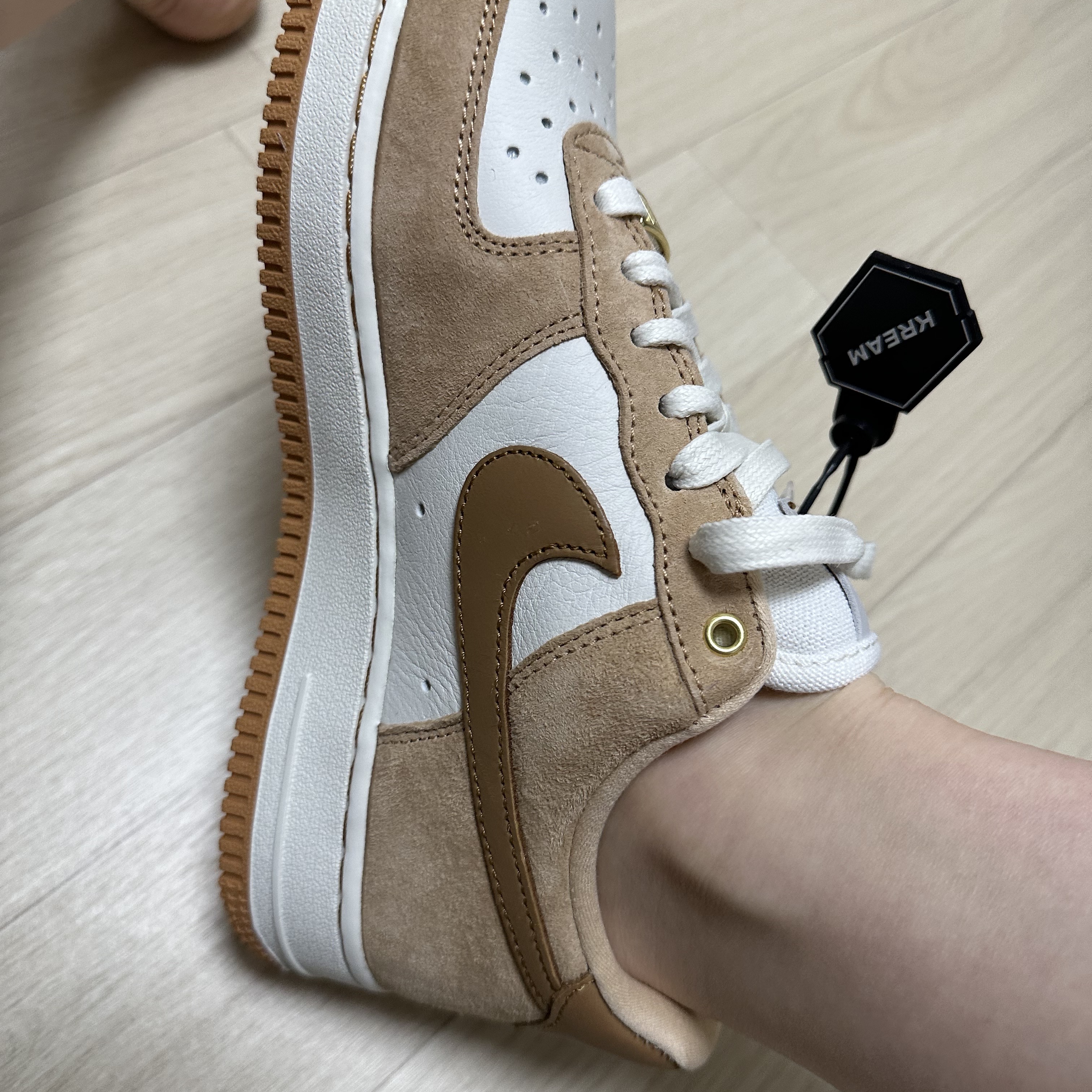 (W) Nike Air Force 1 LXX Flax 착용 스타일