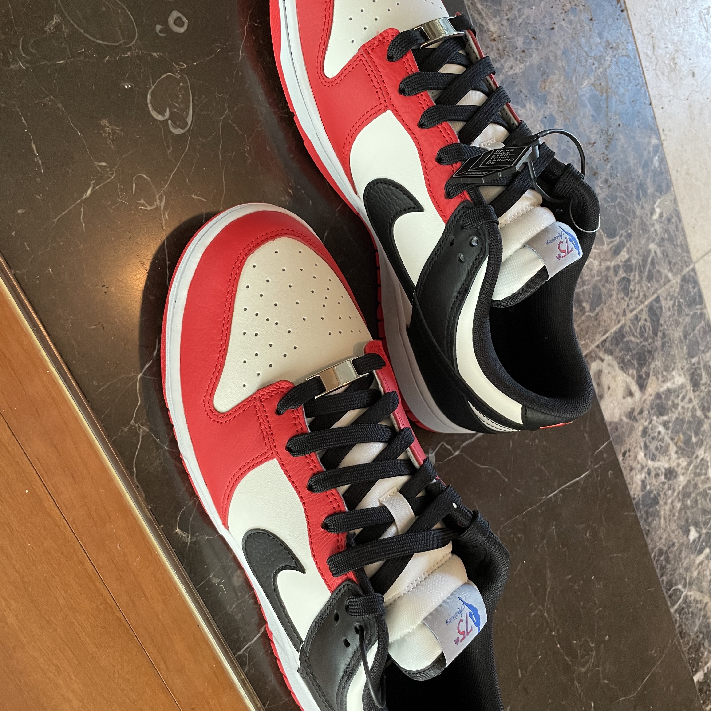 Nike x NBA Dunk Low Retro EMB Black and Chile Red 착용 스타일