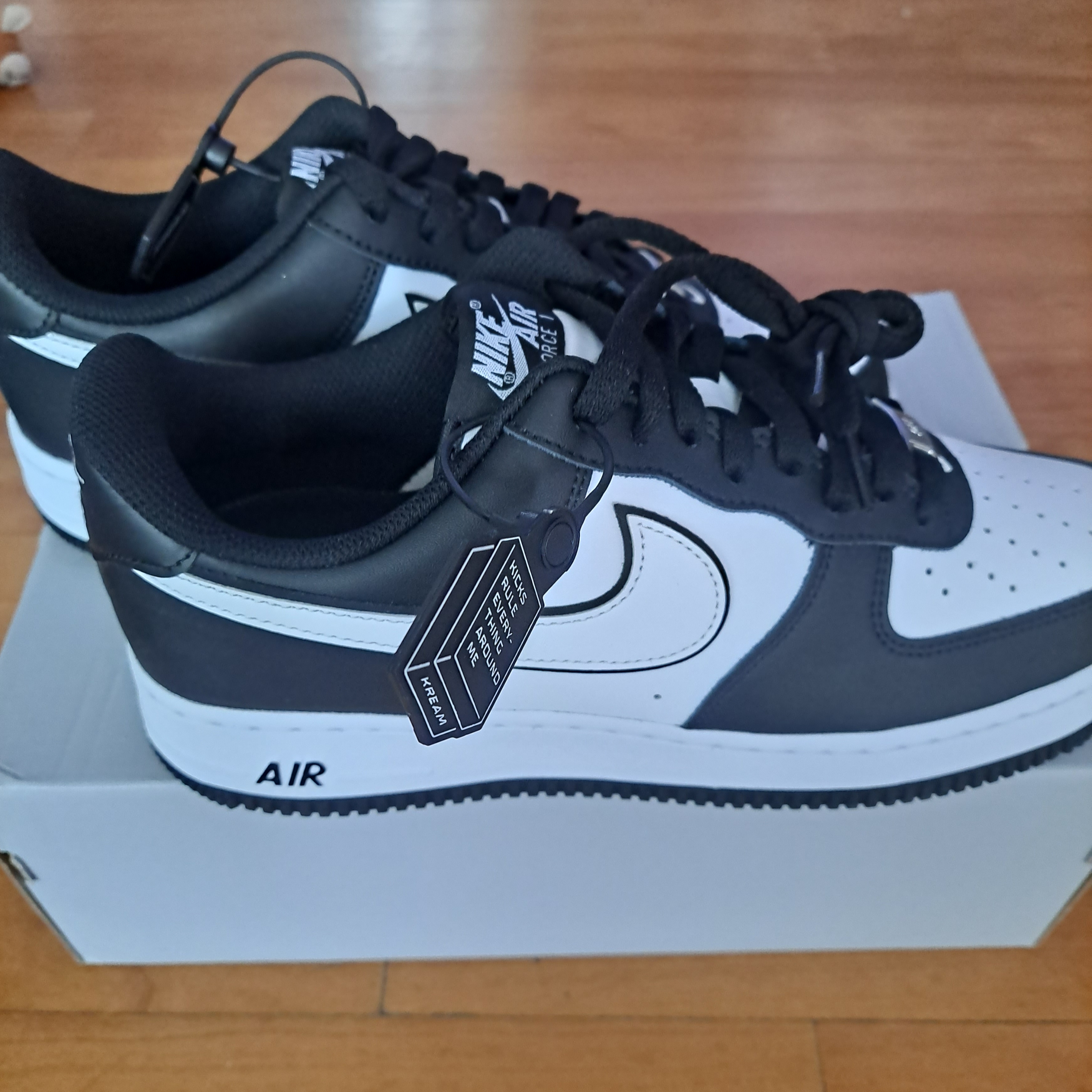 Nike Air Force 1 '07 Black White 착용 스타일