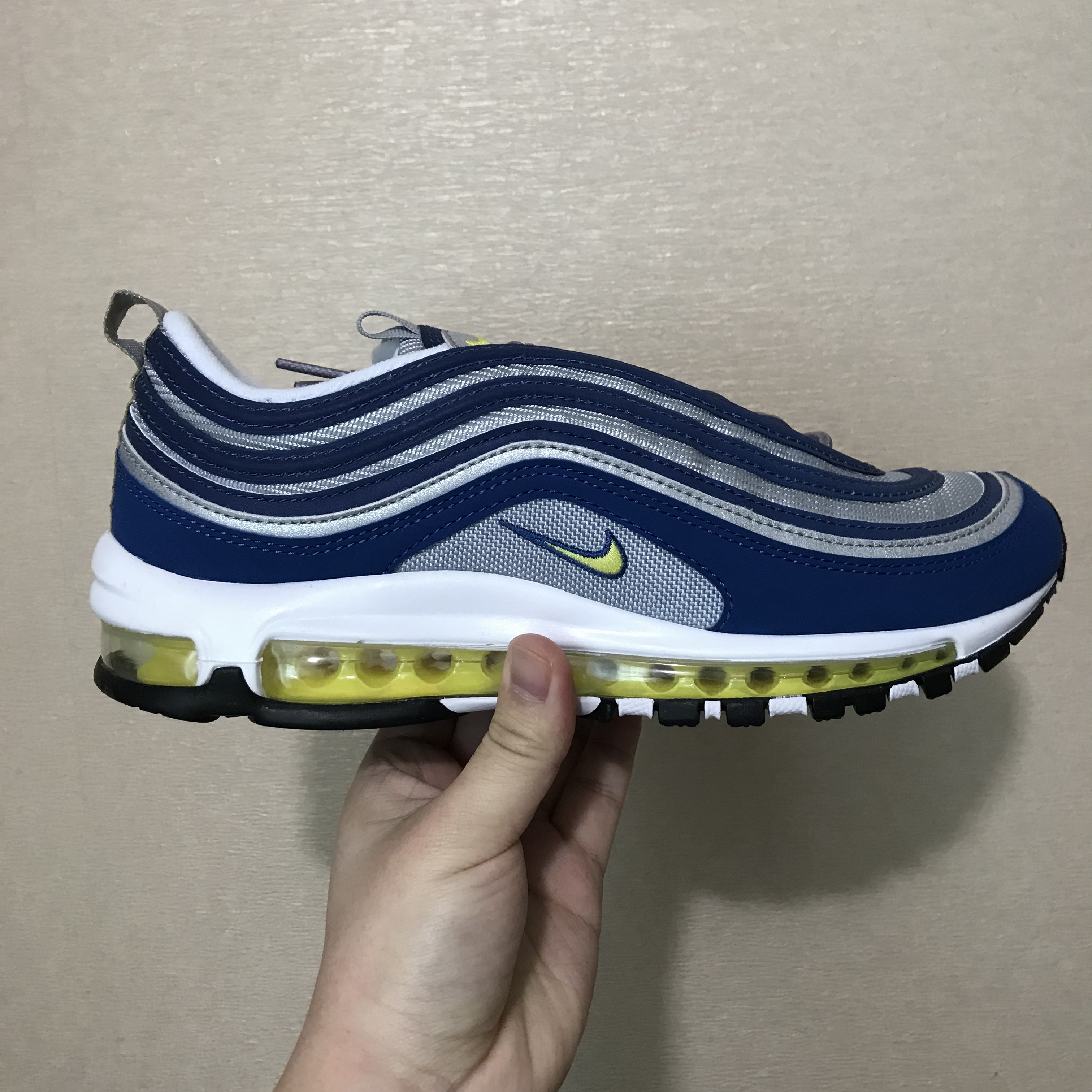 Nike Air Max 97 OG Royal Neon 착용 스타일