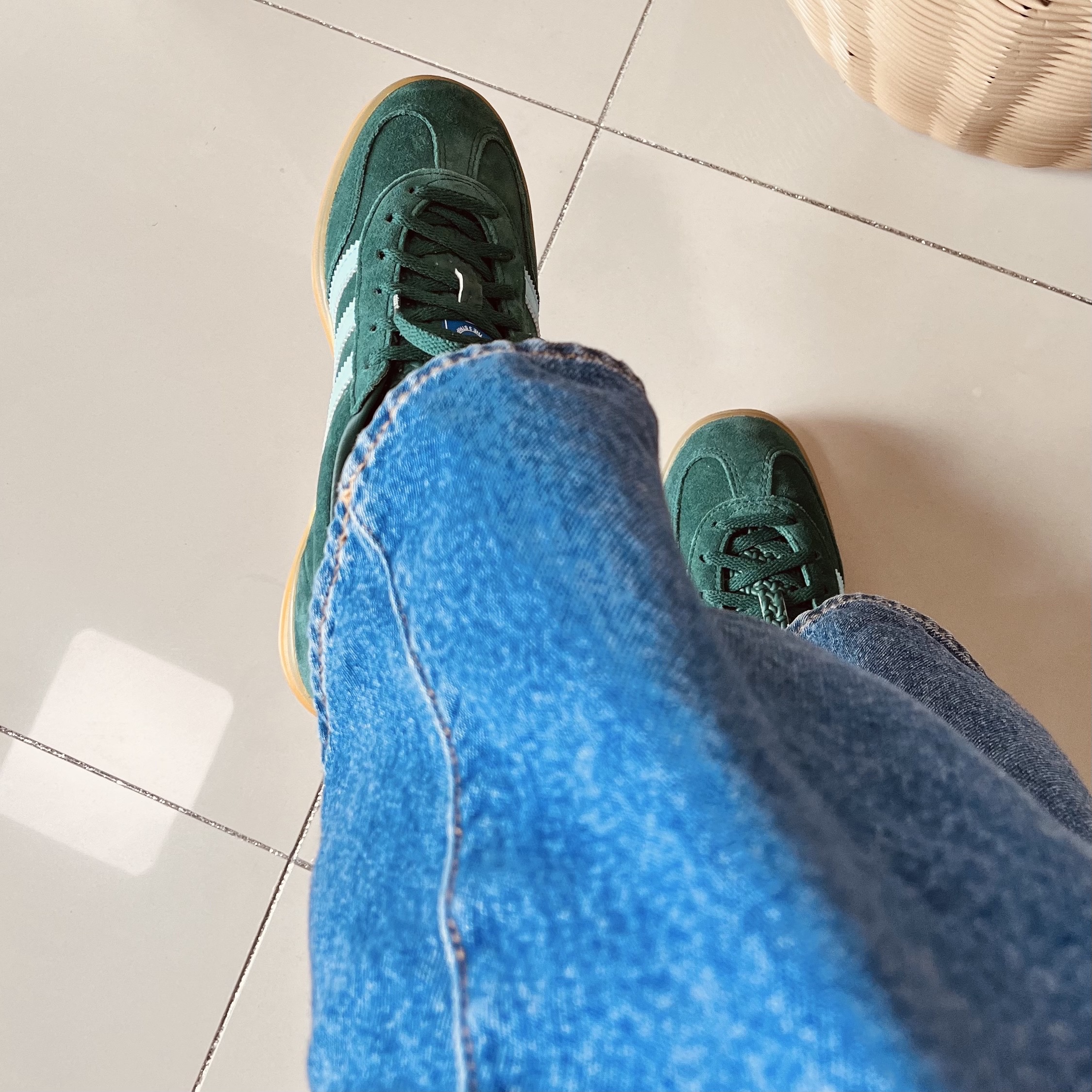 Adidas Gazelle Indoor Collegiate Green Hazy Sky 착용 스타일