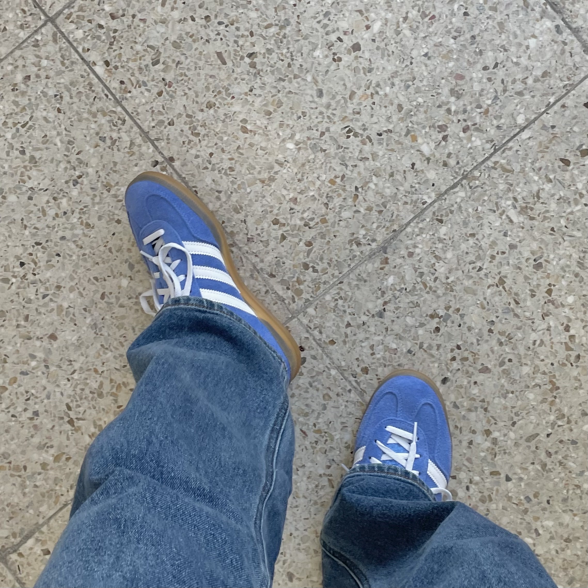 (W) Adidas Gazelle Indoor Blue Fusion Cloud White 착용 스타일