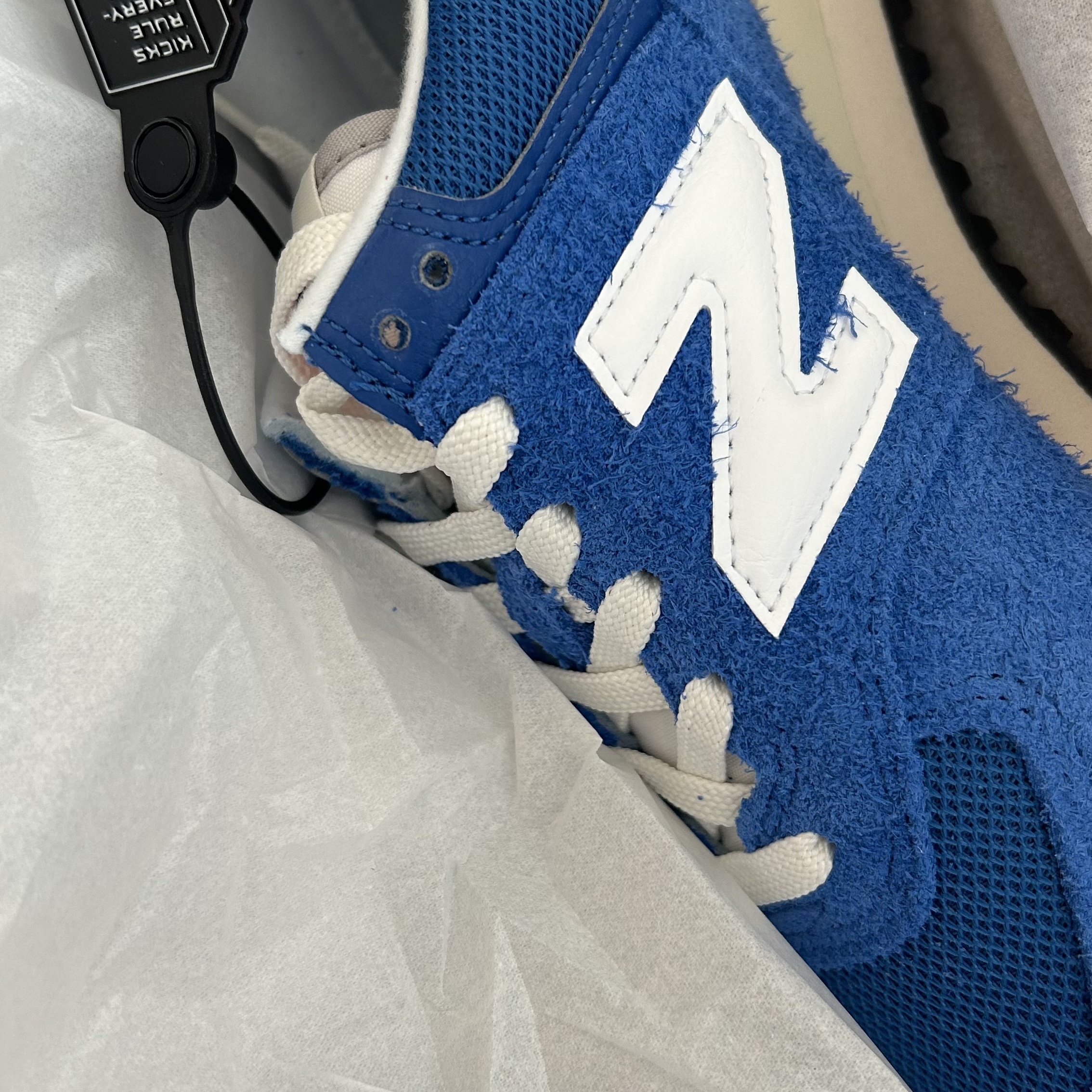 New Balance 574 Heritage Blue White 착용 스타일