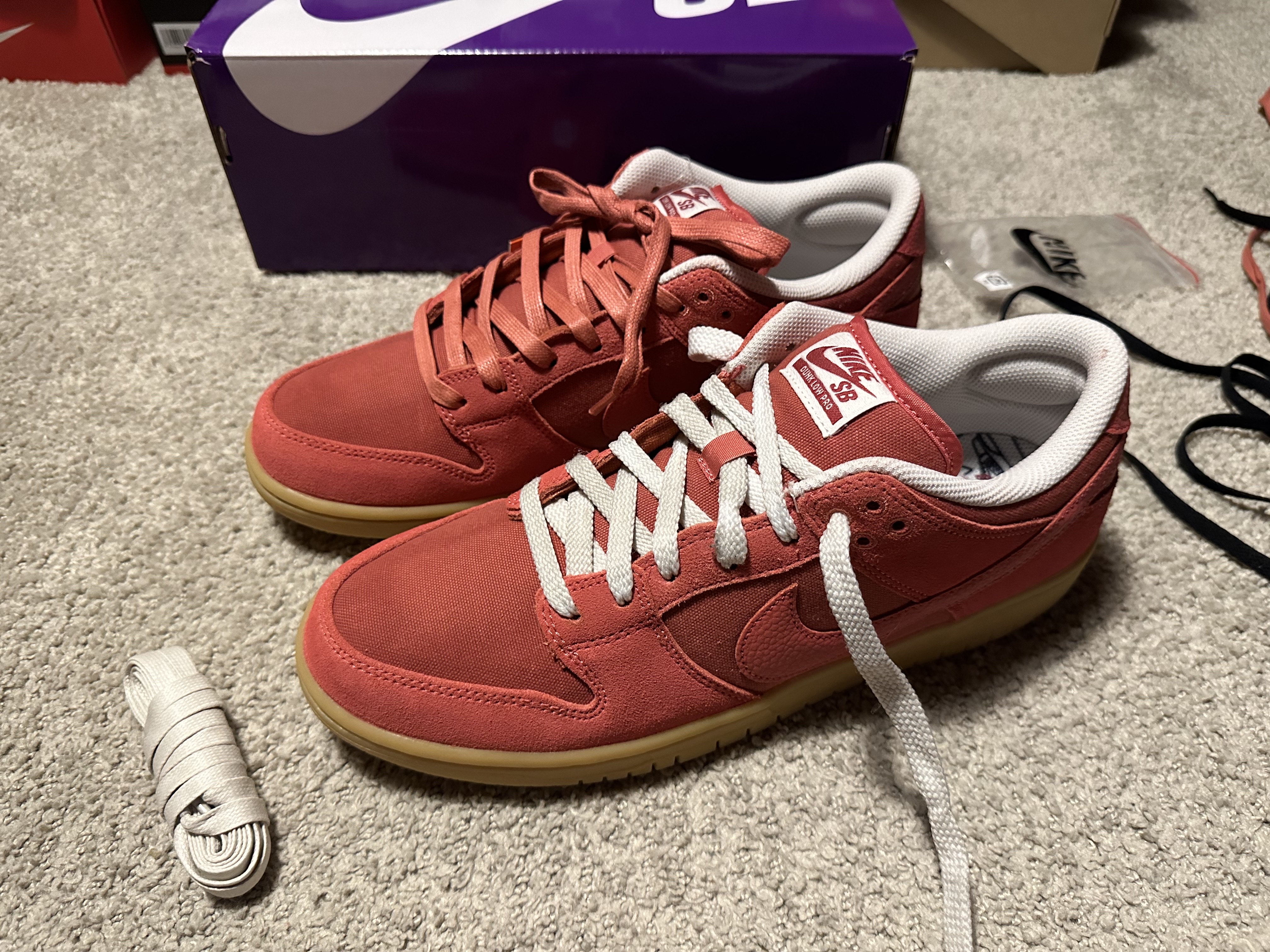 Nike SB Dunk Low Adobe 착용 스타일 - 1
