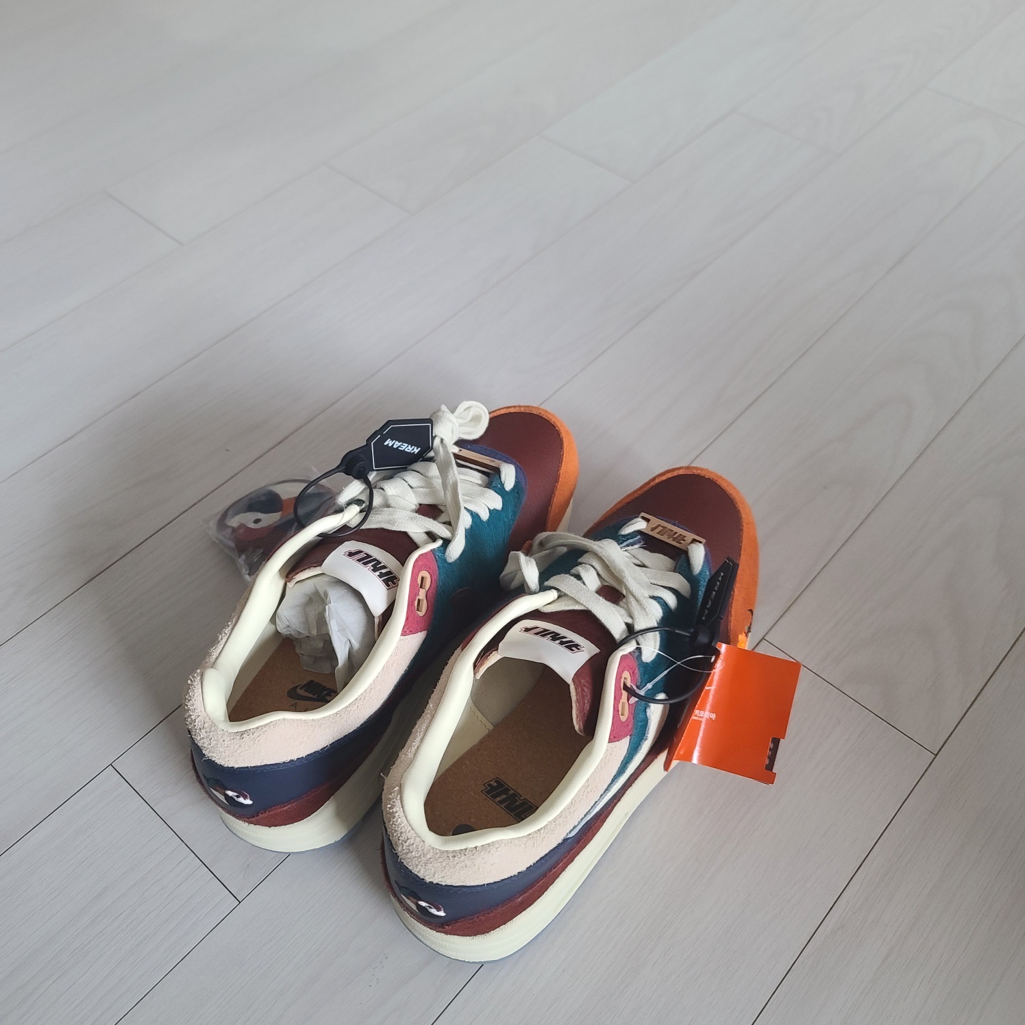 Nike x Kasina Air Max 1 SP Won-Ang Orange 착용 스타일 - 4