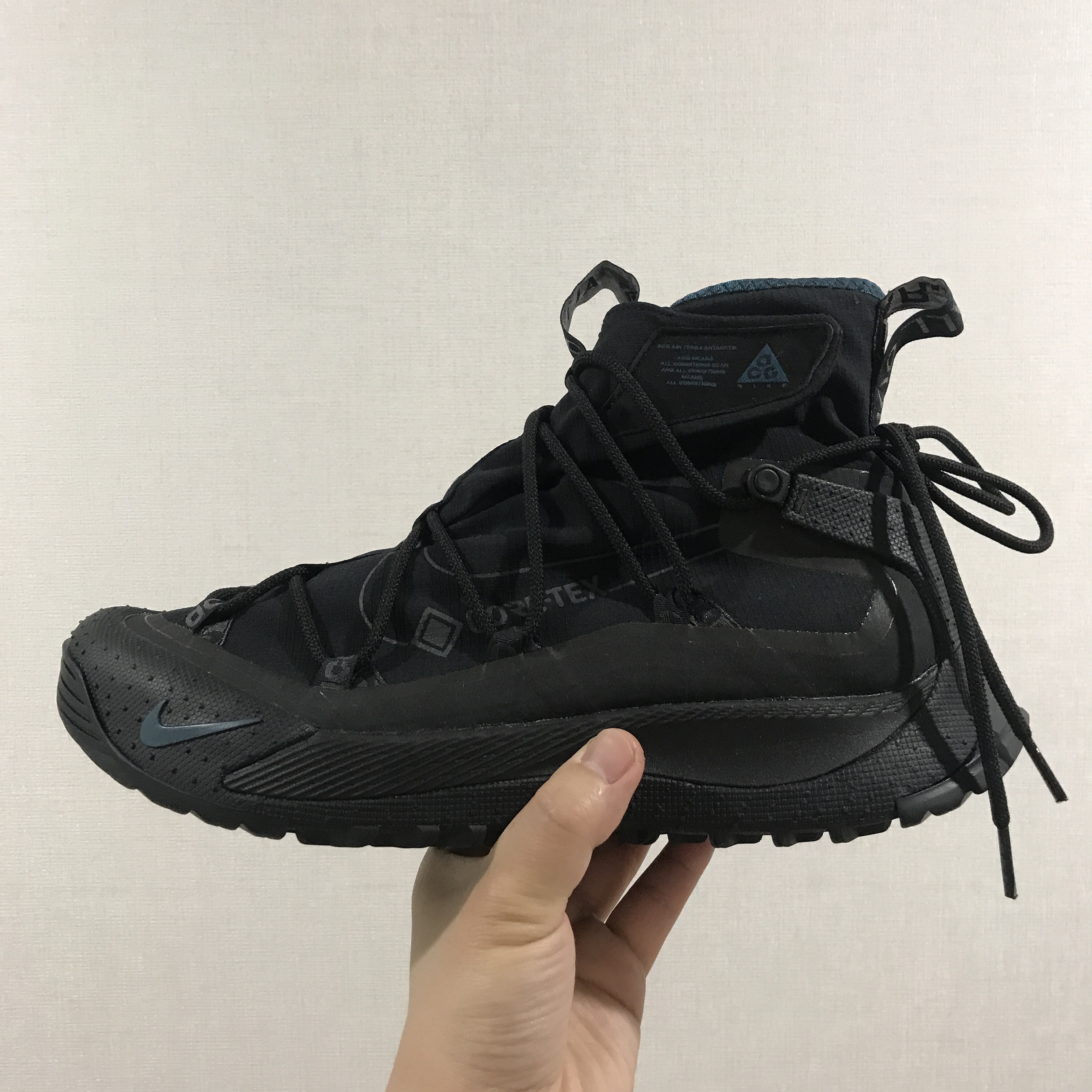 Nike ACG Terra Antarktik Gore-Tex Anthracite 착용 스타일