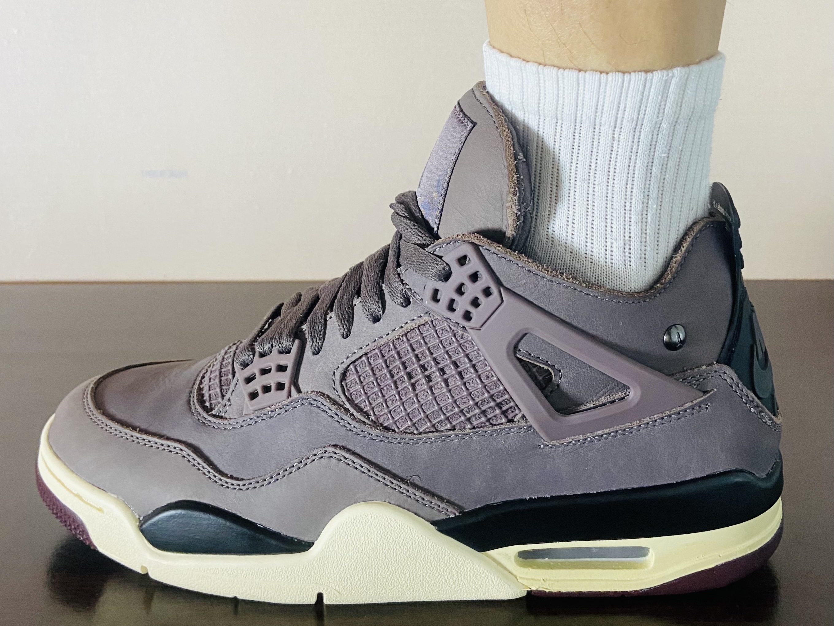 Jordan 4 x A Ma Maniere Retro Violet Ore 착용 스타일