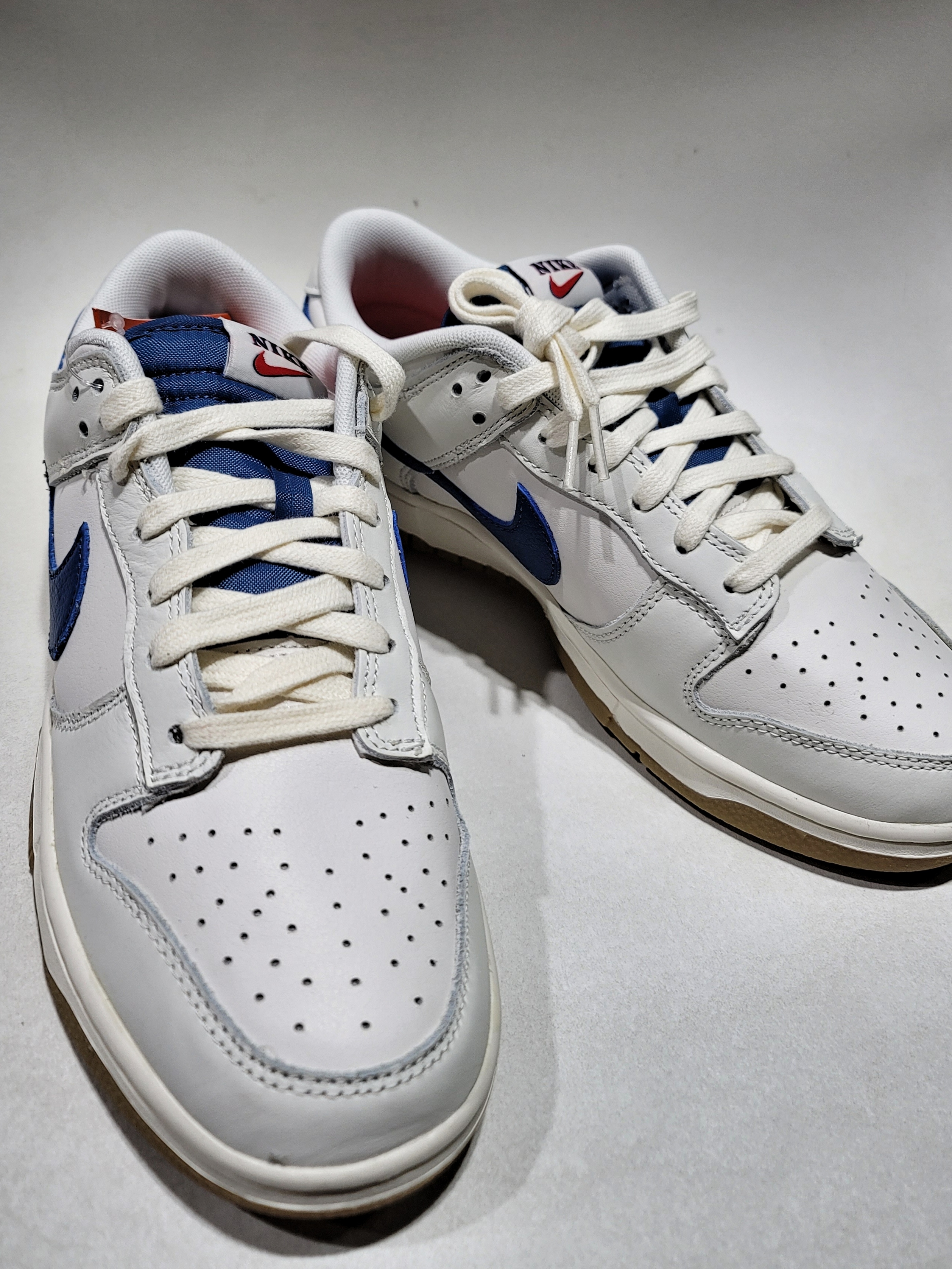 Nike Dunk Low SE Sail Dark Marina Blue 착용 스타일 - 1