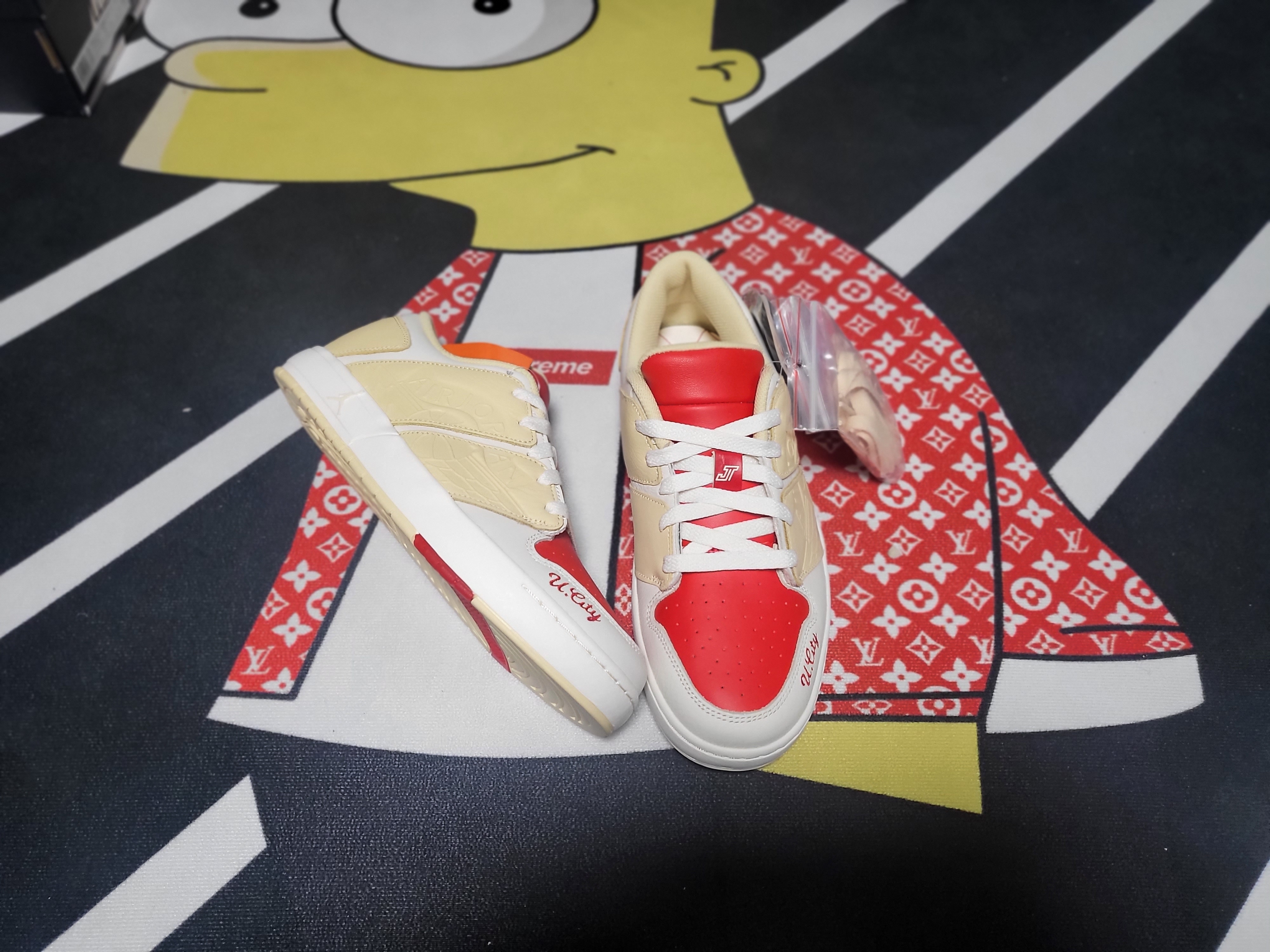 Jordan x Jayson Tatum Nu Retro 1 Low Pale Ivory 착용 스타일 - 3