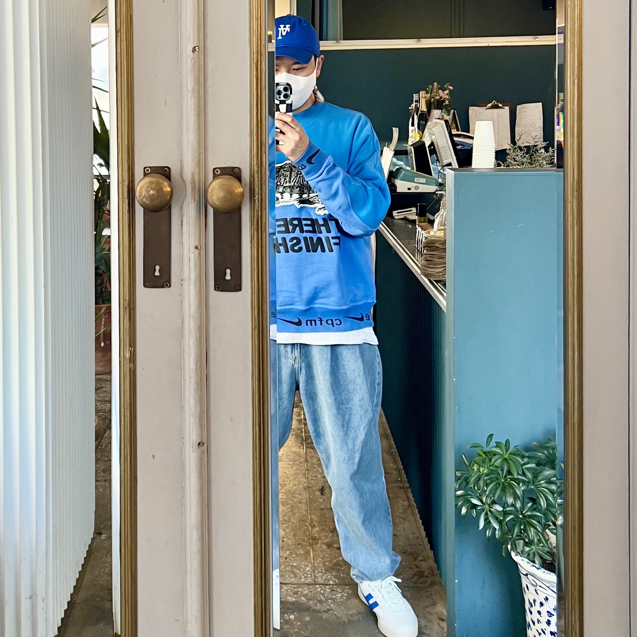 Nike x Cactus Plant Flea Market Fleece Crewneck Blue 착용 스타일 - 1