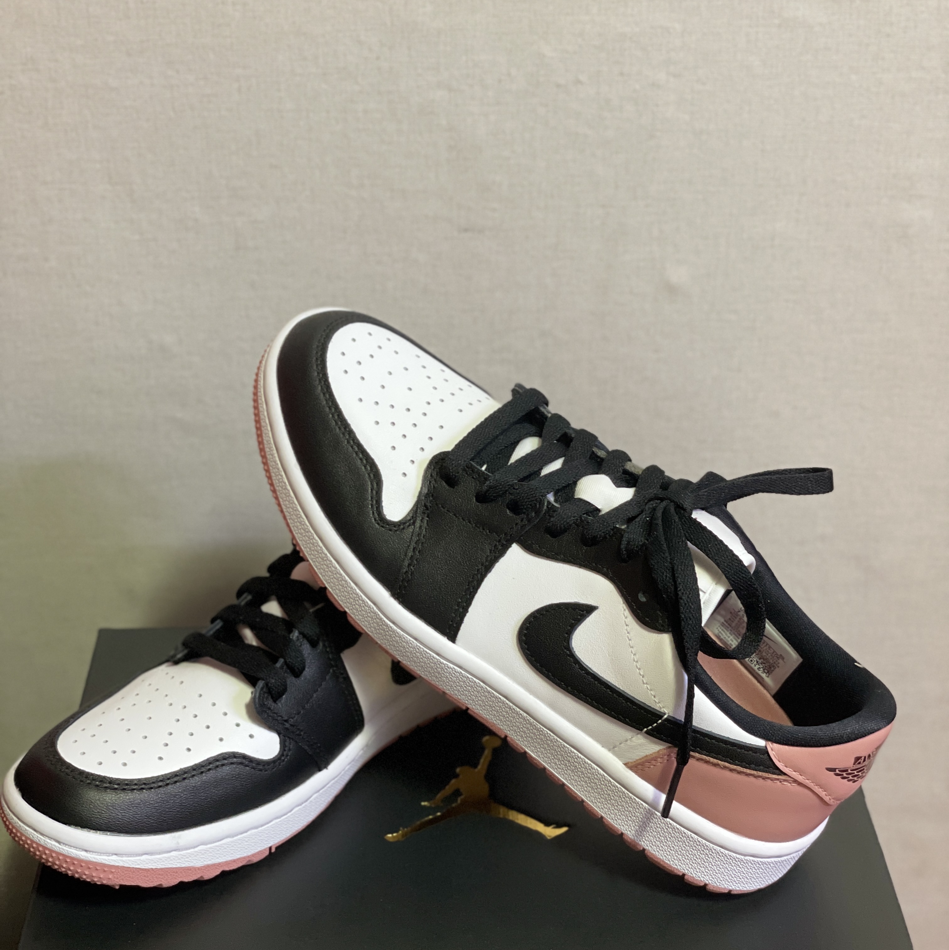Jordan 1 Low Golf Rust Pink 착용 스타일 - 2