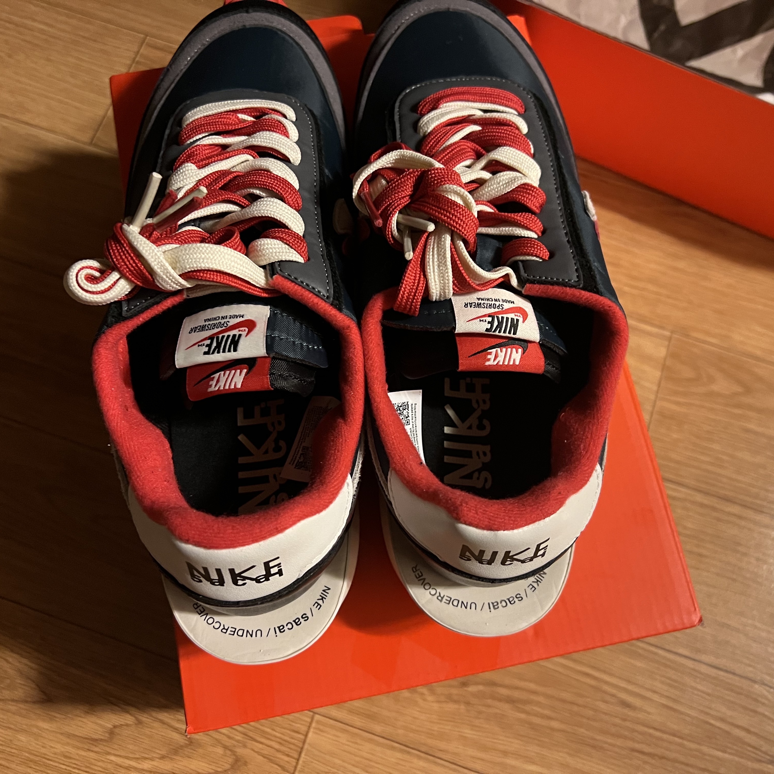 Nike x Sacai x Undercover LDWaffle Midnight Spruce University Red 착용 스타일 - 5