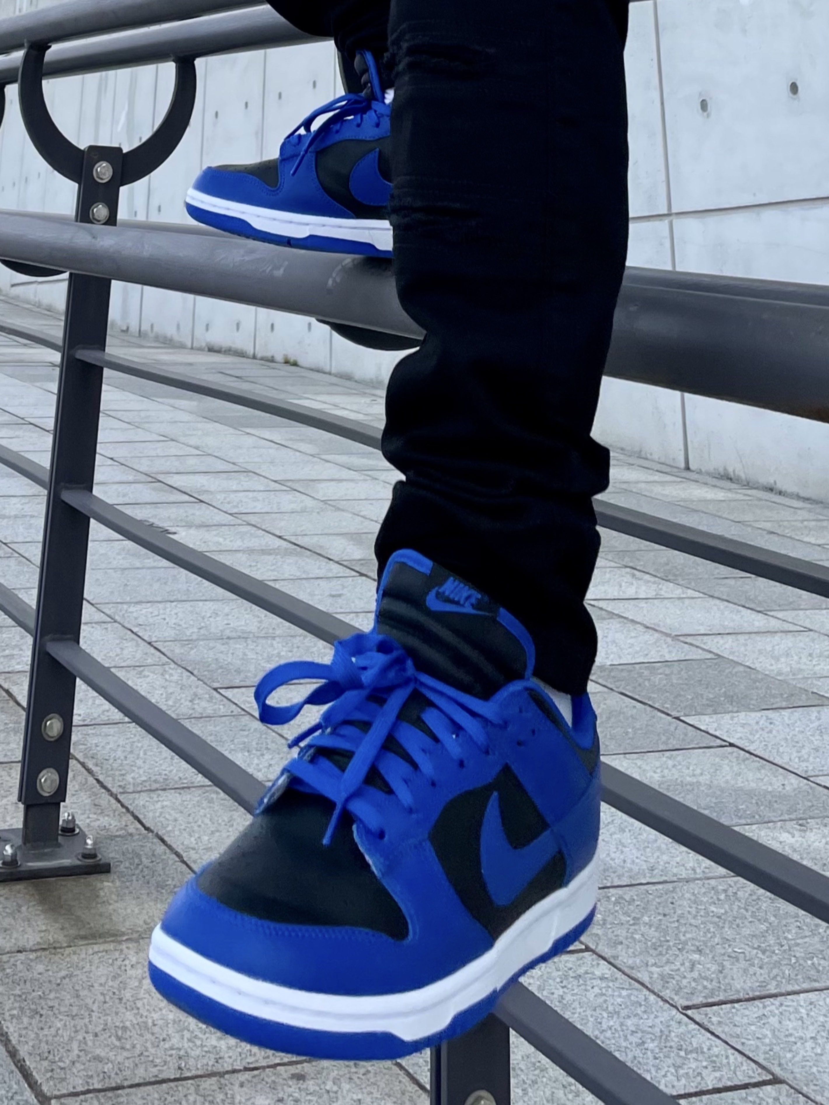 Nike Dunk Low Retro Hyper Cobalt 착용 스타일 - 3