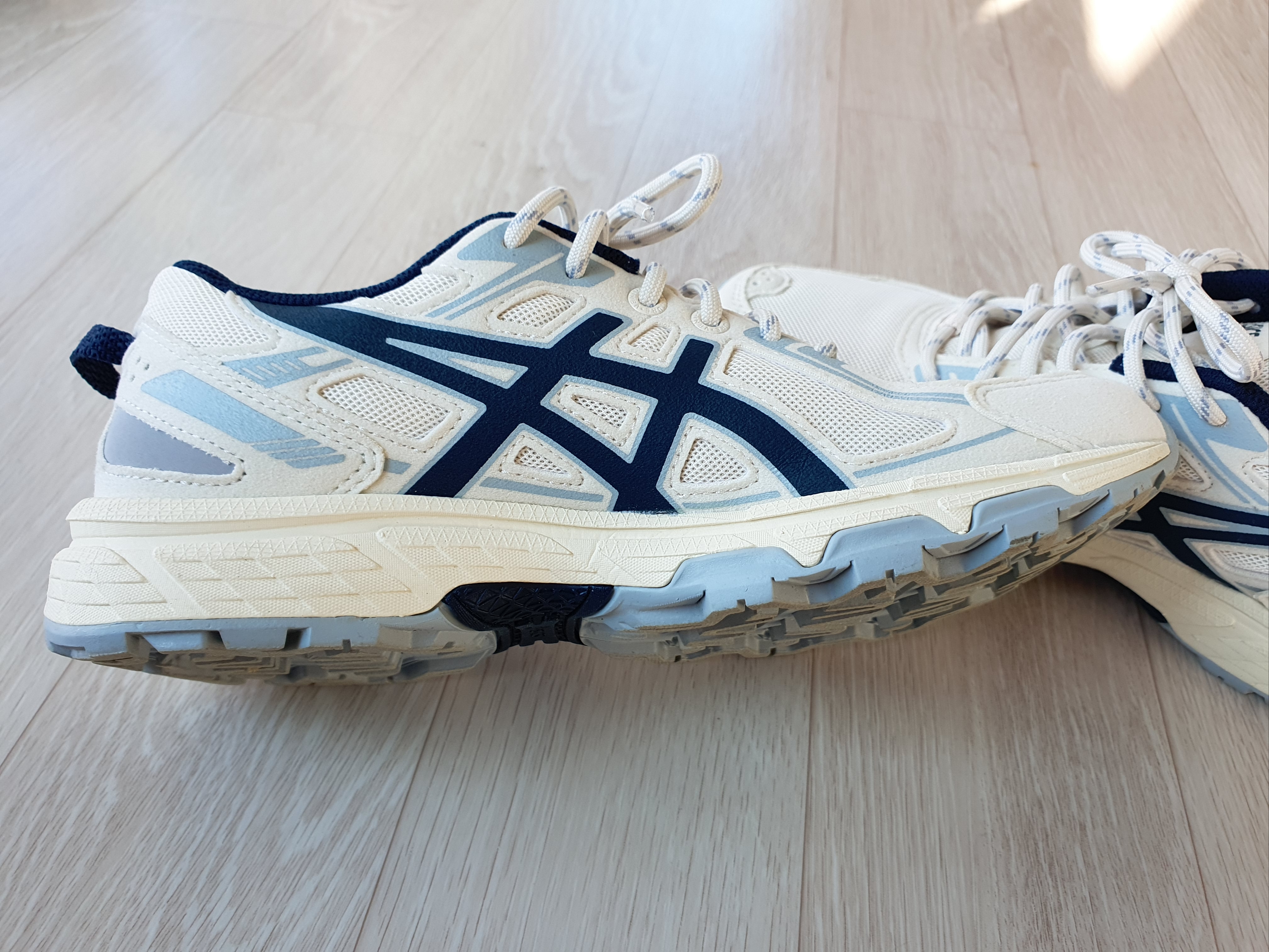 Asics Gel-Venture 6 SPS Birch French Blue 착용 스타일 - 2
