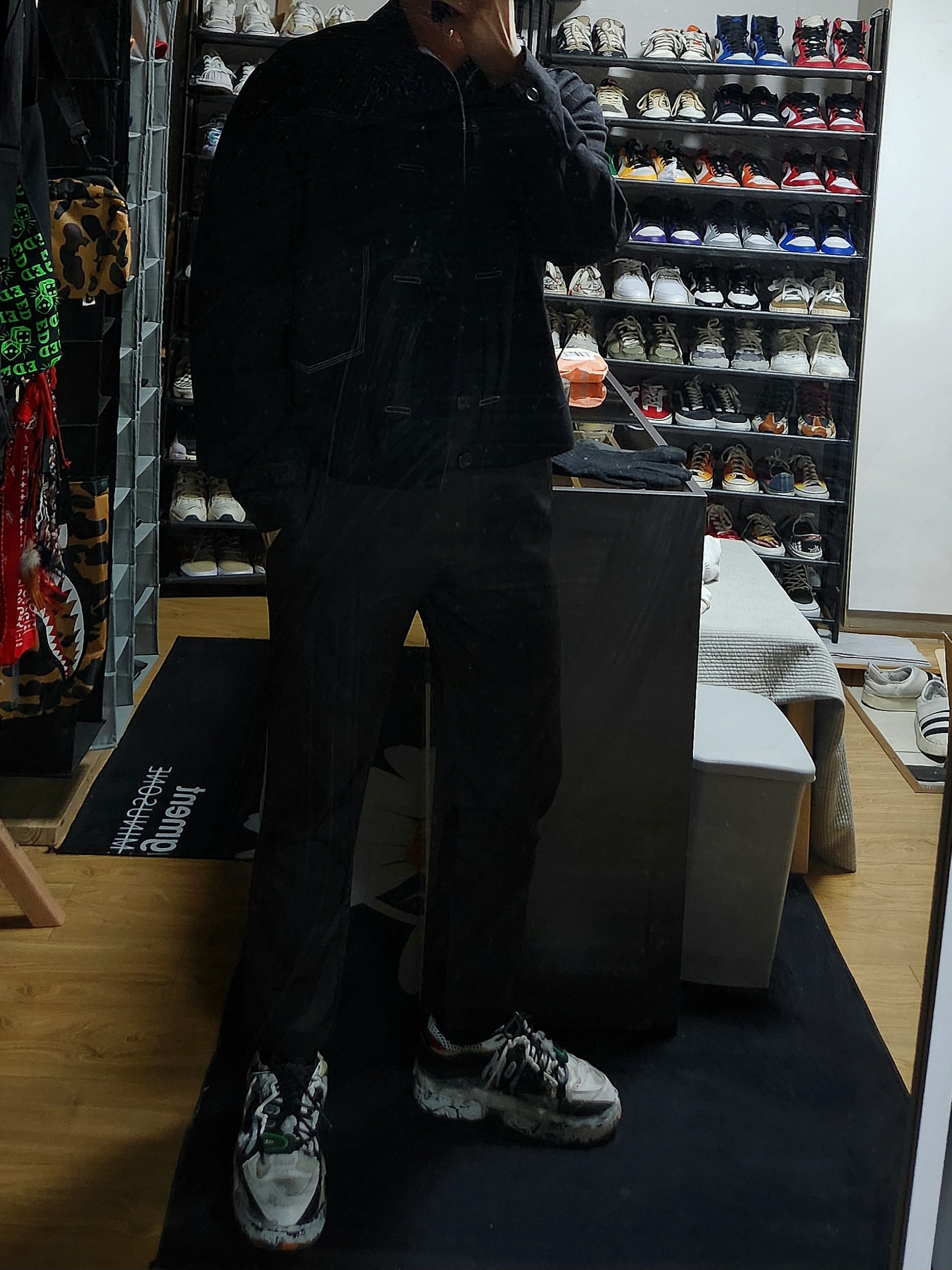 Maison Margiela Fusion Low Top Sneakers Black White Red 착용 스타일 - 2