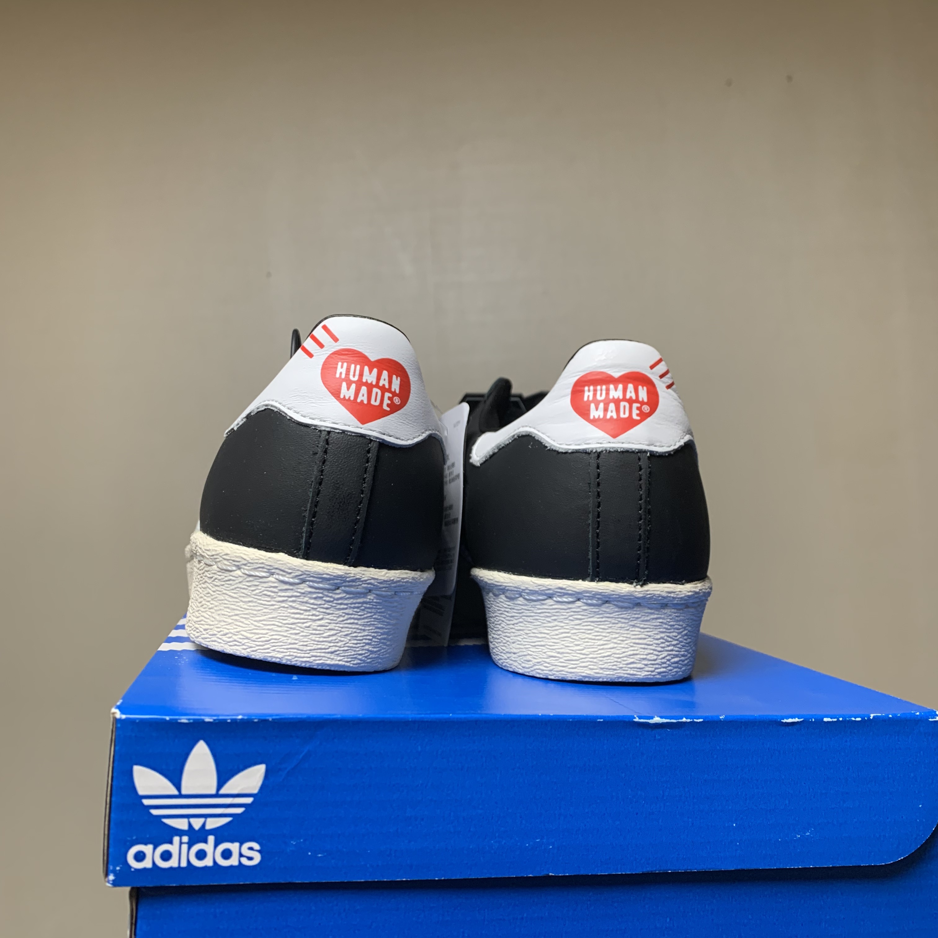 Adidas x Human Made Superstar Black White 착용 스타일 - 1