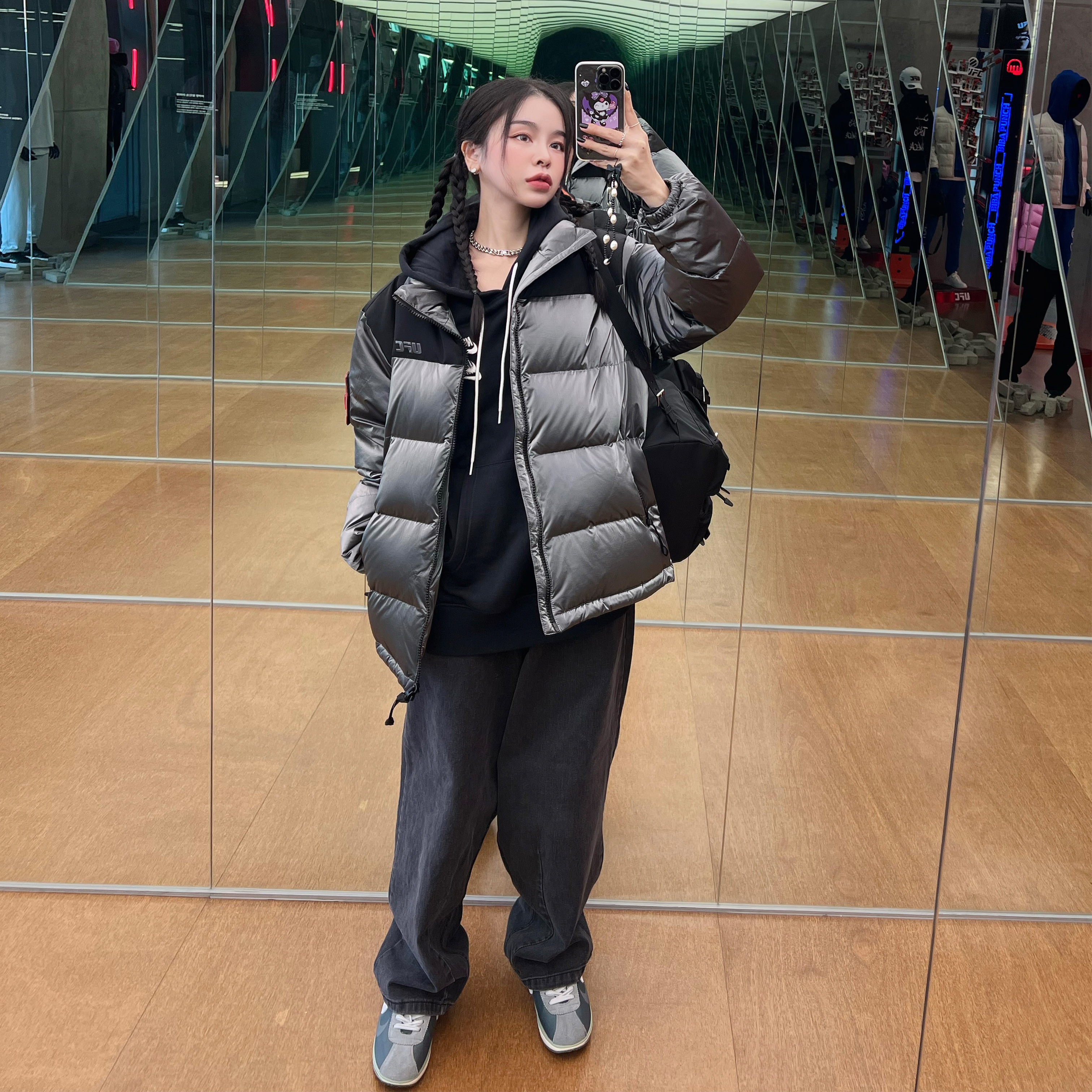 Nike x Sacai Zoom Cortez SP Iron Grey, Prada Re-Nylon Medium Backpack Black 착용 스타일