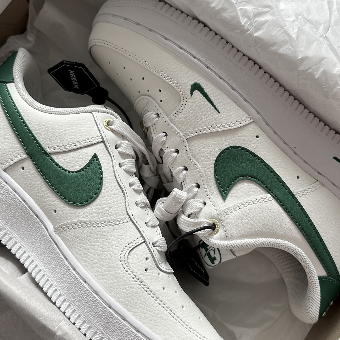 (W) Nike Air Force 1 '07 SE 40th Anniversary Join Forces Sail Malachite 착용 스타일