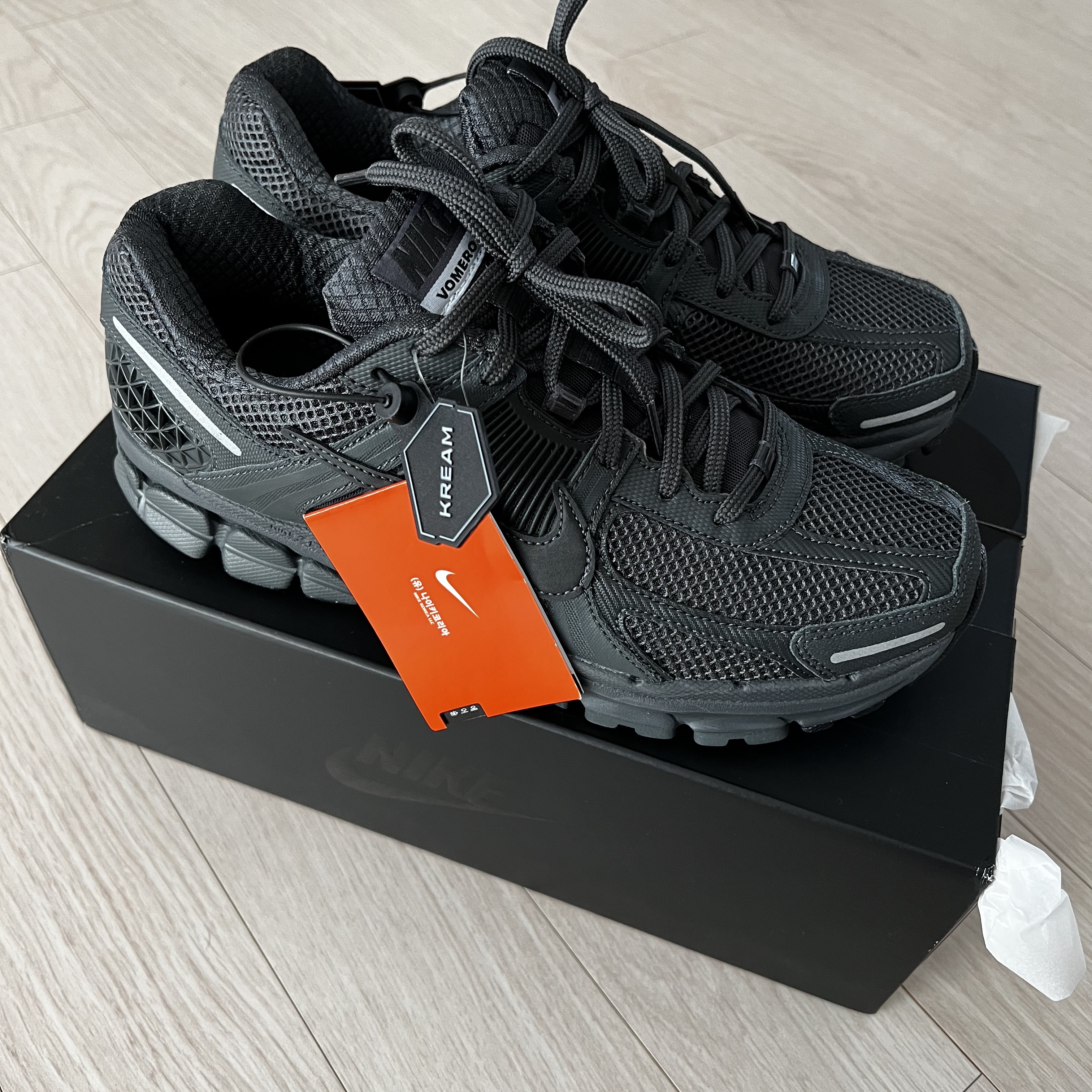 Nike Zoom Vomero 5 SP Anthracite 2023 착용 스타일 - 2
