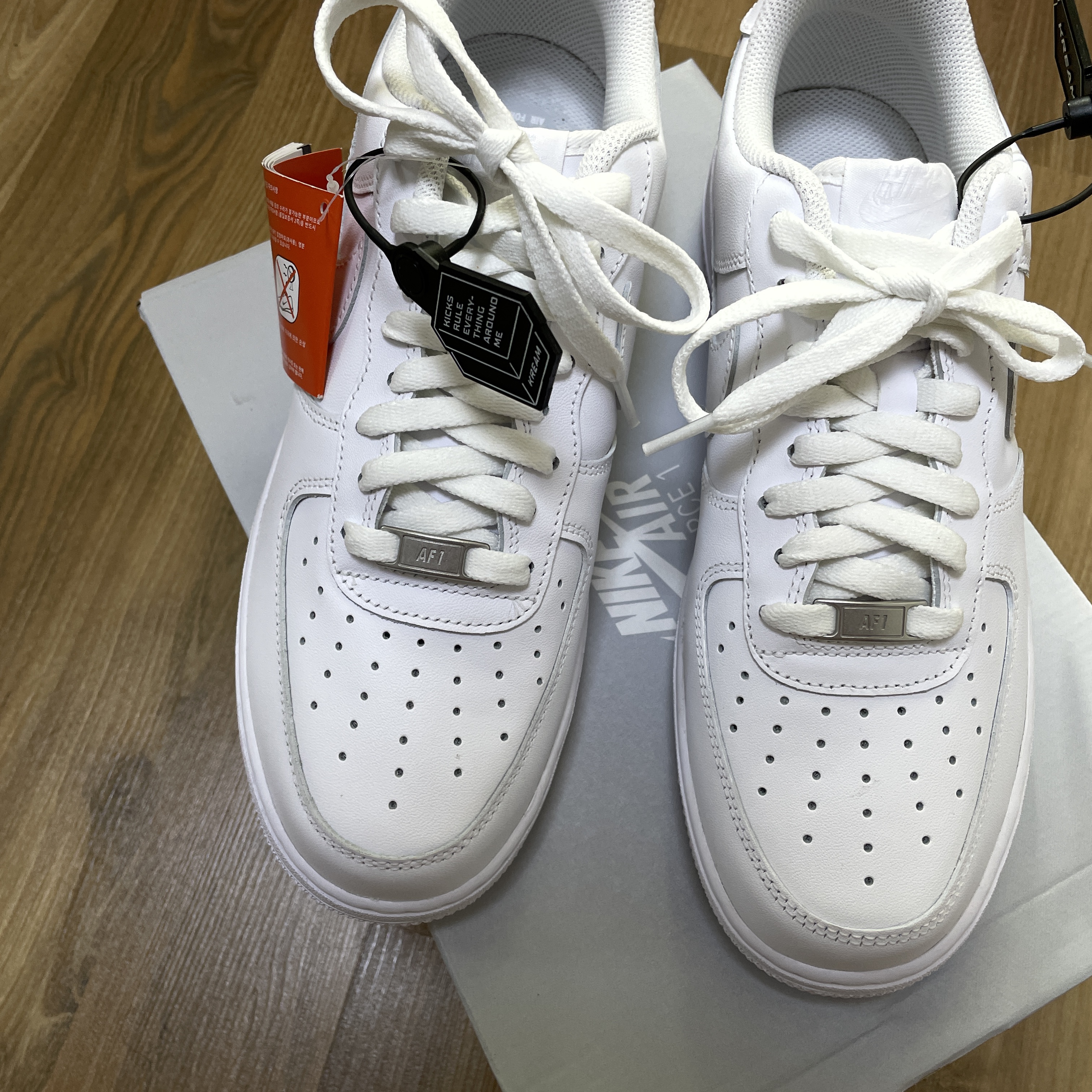 Nike Air Force 1 '07 Low White 착용 스타일 - 2
