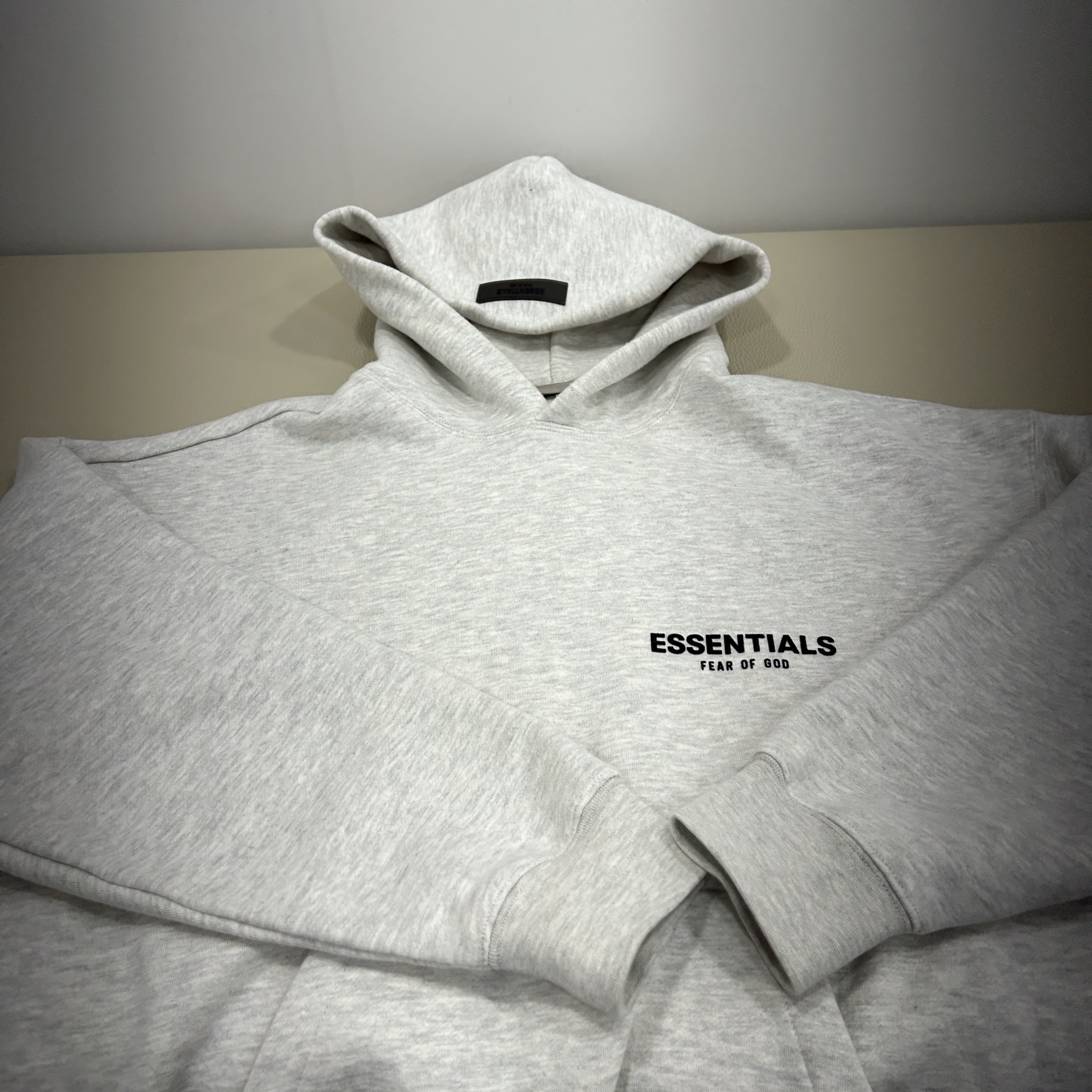Essentials The Core Collection Hoodie Light Oatmeal 착용 스타일 - 1