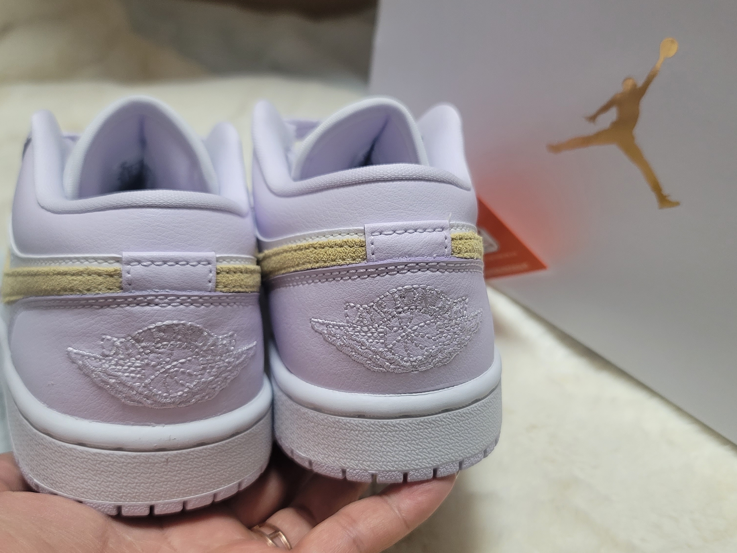 (W) Jordan 1 Low Barely Grape Lemon Wash, (W) Nike Dunk Low SE Light Soft Pink 착용 스타일 - 3