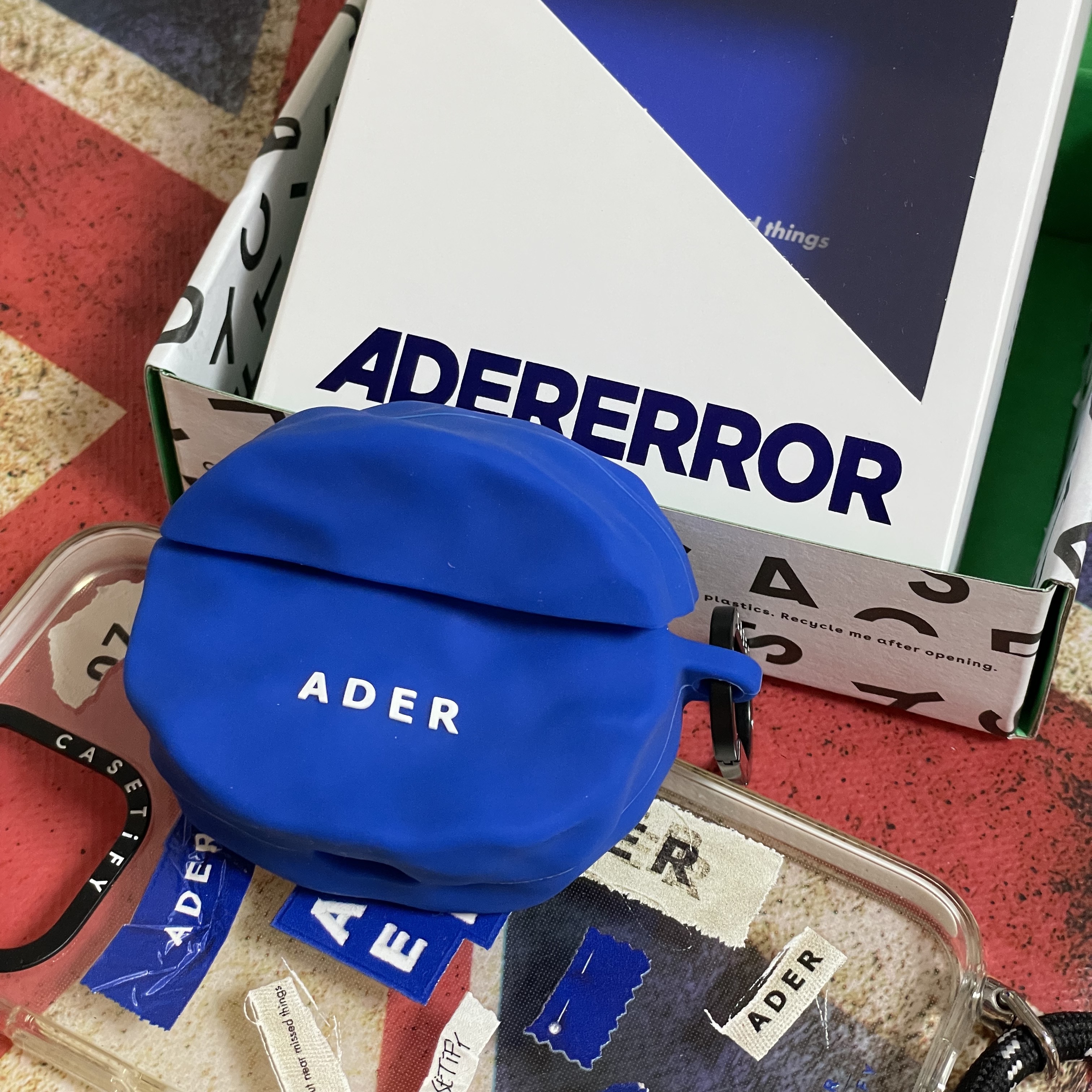 Casetify x Ader Error Wavy Collectable AirPods Pro 1st/2nd gen Case Blue, Casetify x Ader Error Sketch Impact iPhone Case 착용 스타일