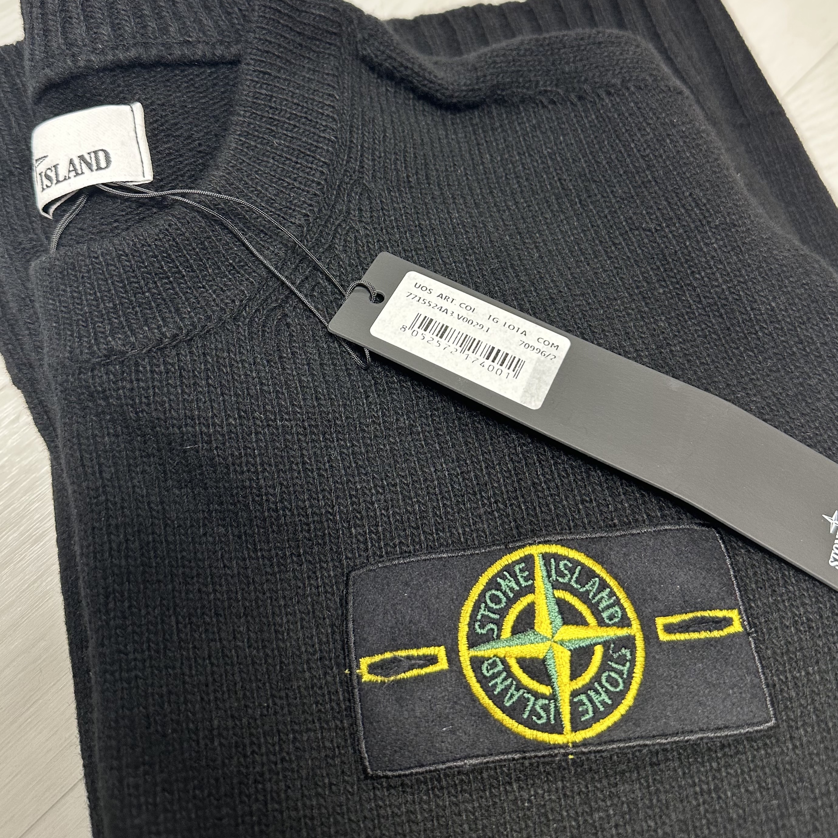 Stone Island 524A3 Lambswool Crewneck Knit Black - 22FW 착용 스타일 - 1