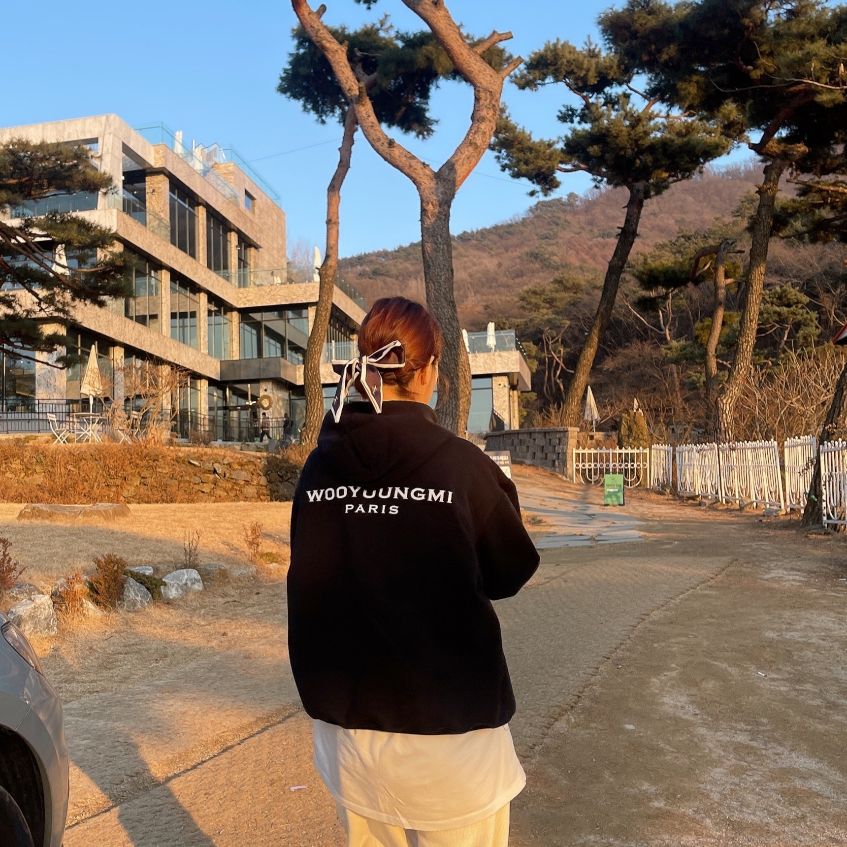 Wooyoungmi Cotton Back Logo Hooded Sweatshirt Black - 23SS, Adidas Yeezy Slide Bone 착용 스타일 - 2