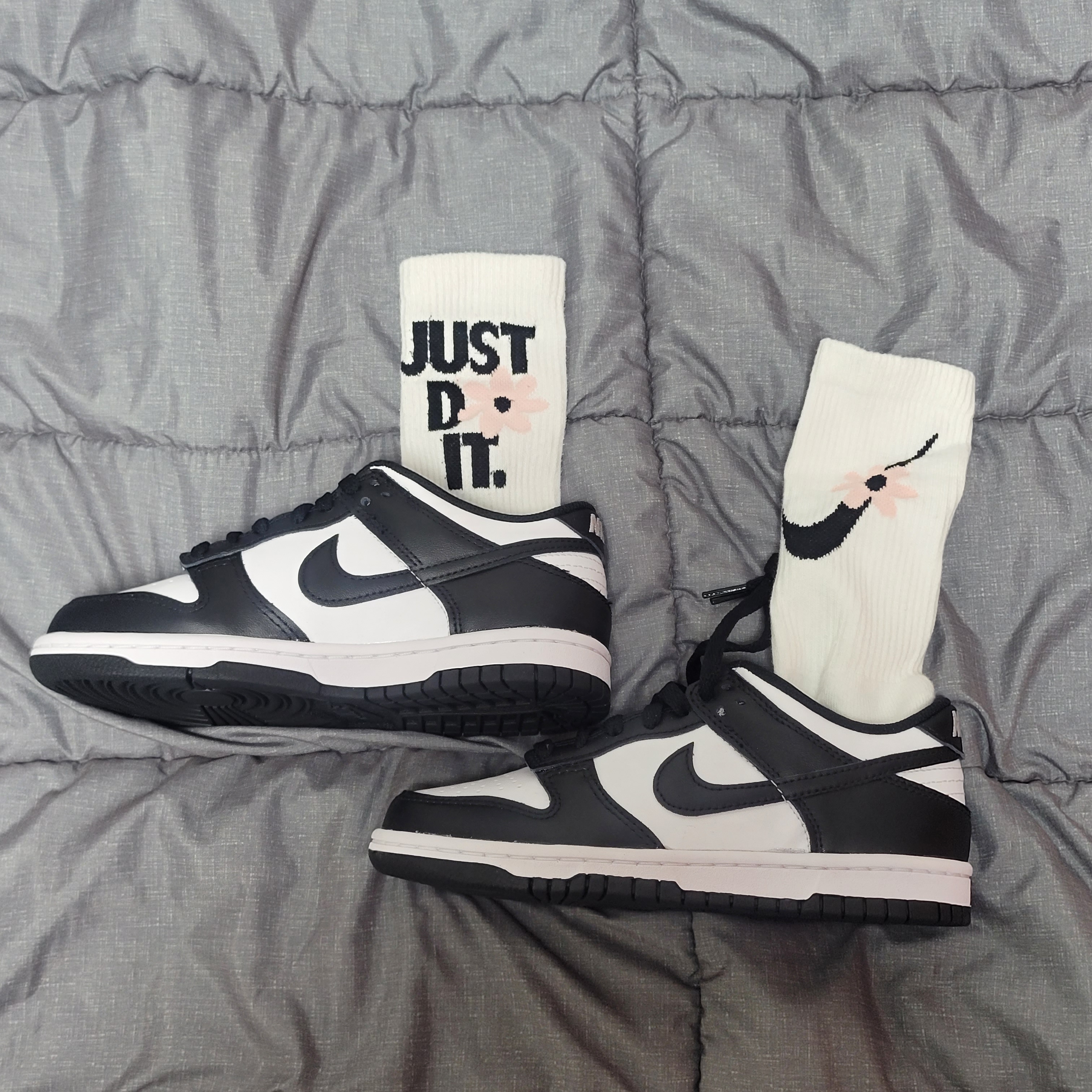 (GS) Nike Dunk Low Black, Essentials 1977 Hoodie Dark Oatmeal - 22SS 착용 스타일 - 2