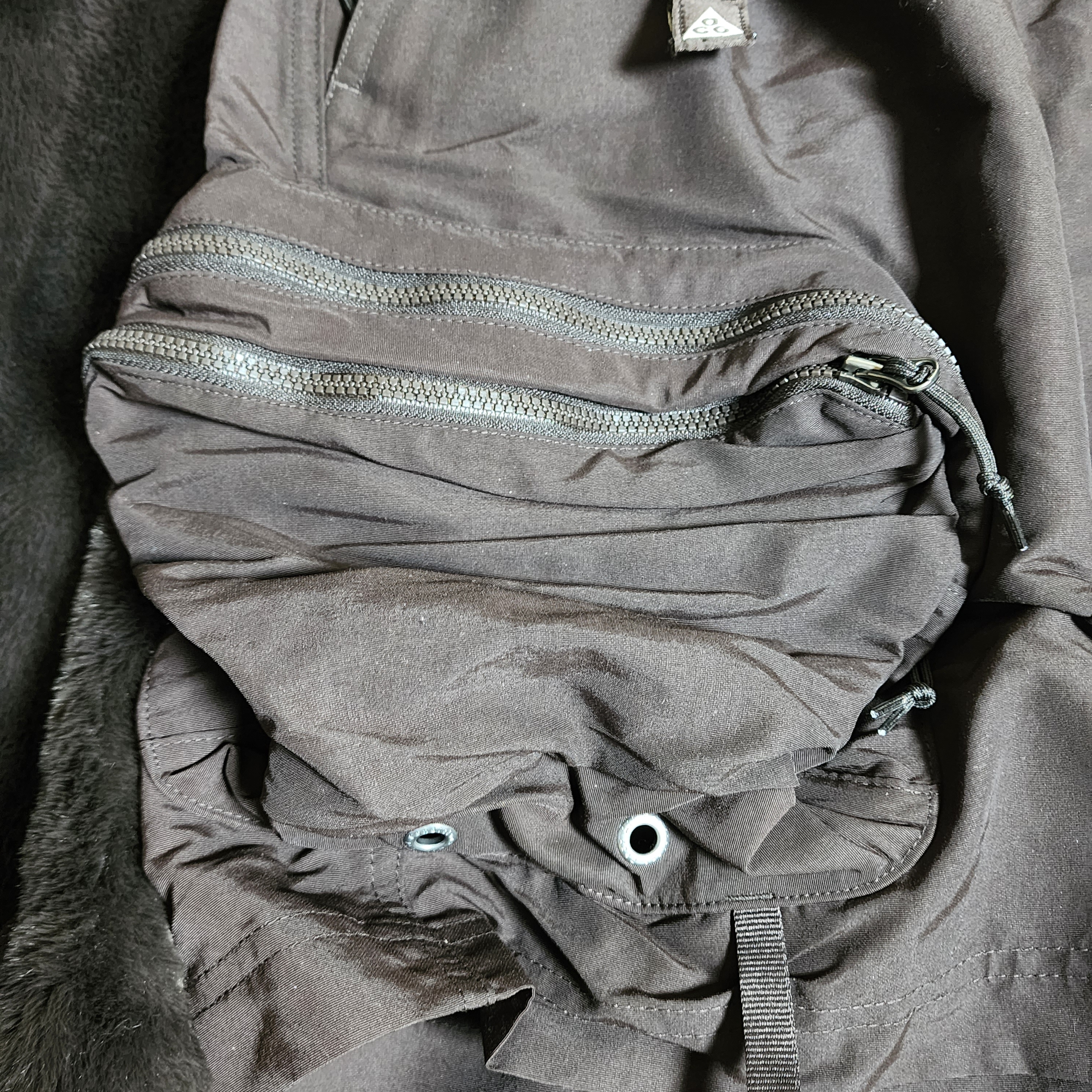 Nike ACG Snowgrass Cargo Shorts Velvet Brown - Asia 착용 스타일 - 4