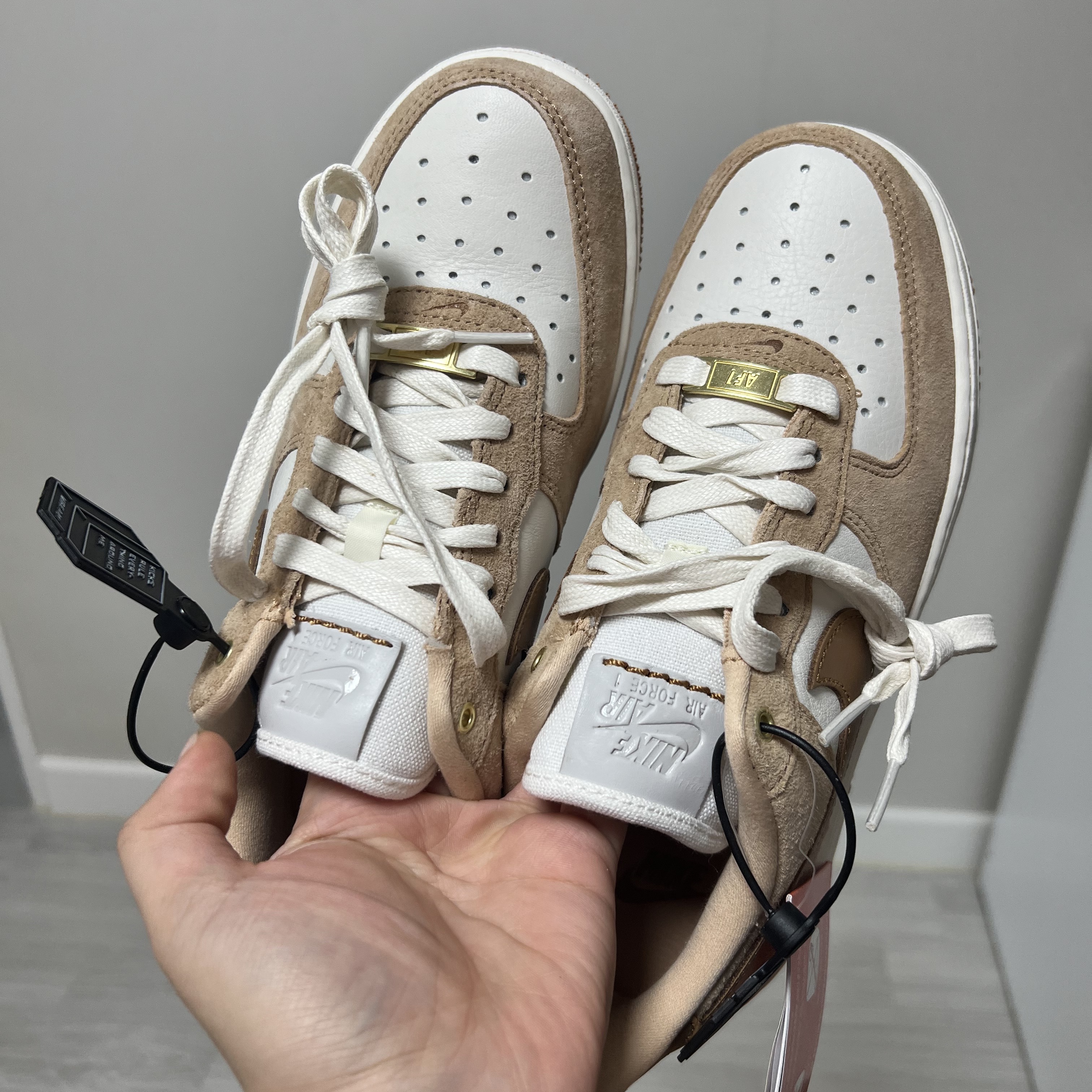 (W) Nike Air Force 1 LXX Flax 착용 스타일