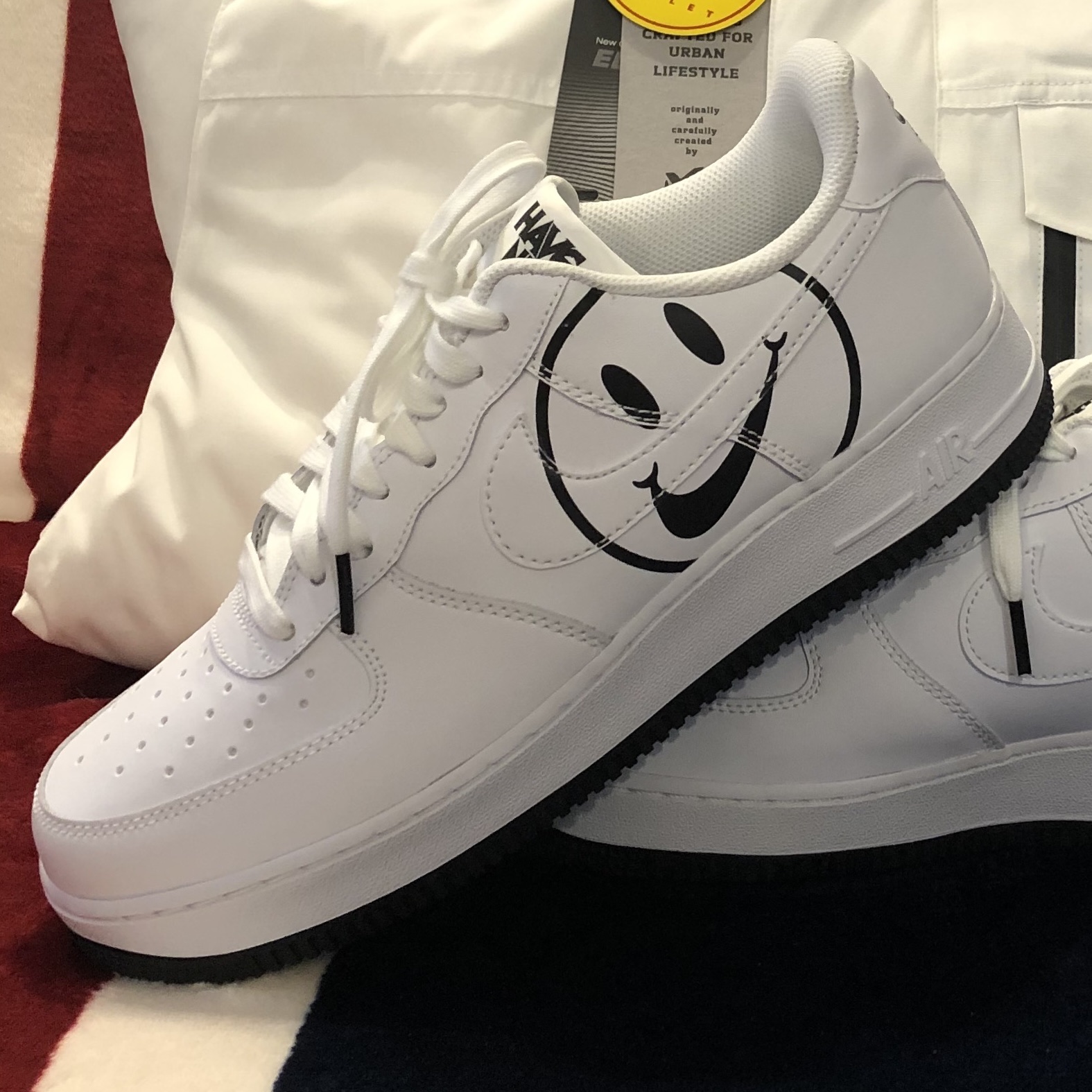 Nike Air Force 1 '07 LV8 Have a Nike Day White 착용 스타일 - 2
