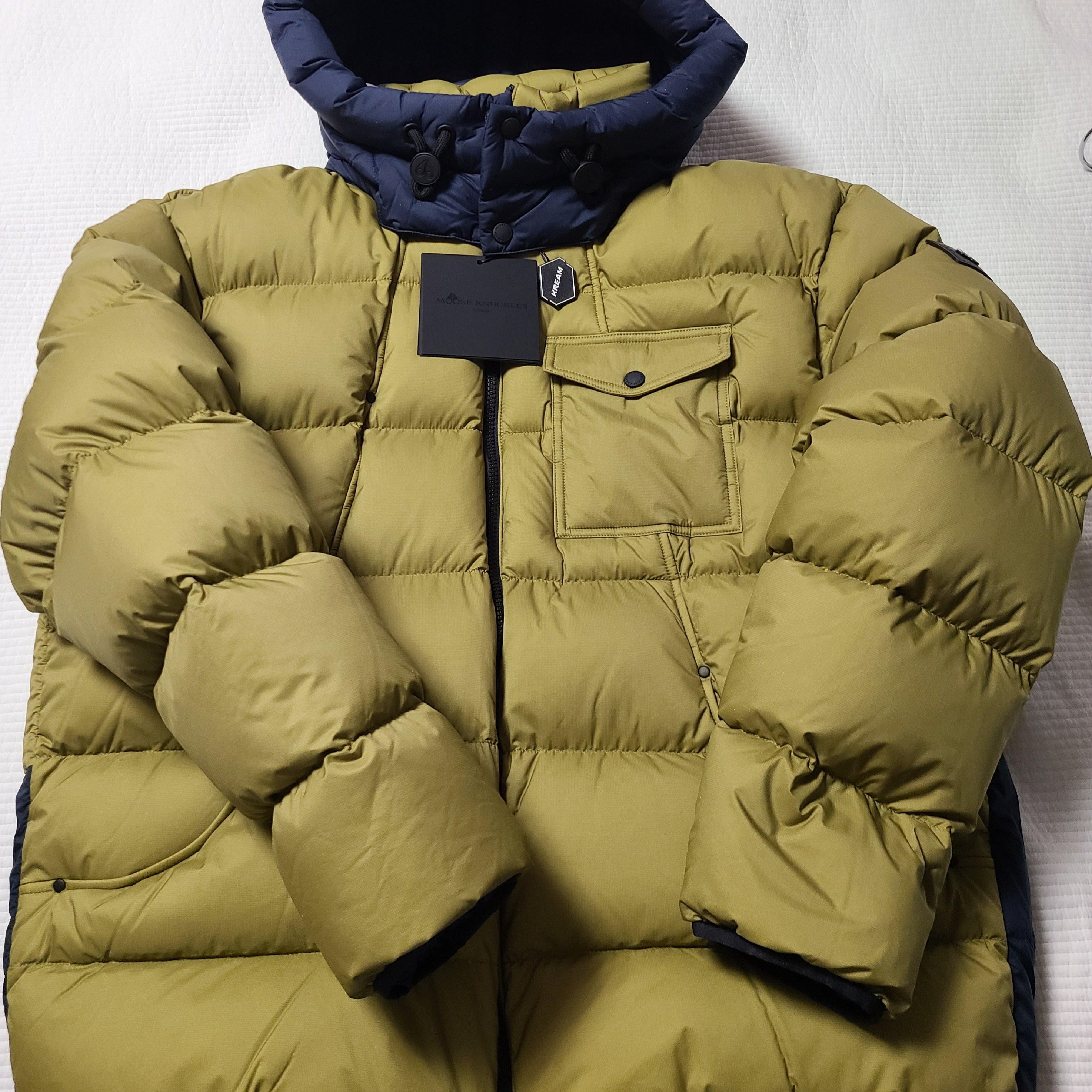 Moose Knuckles Flightweight Bedstuy Jacket Wasabi 착용 스타일 - 5