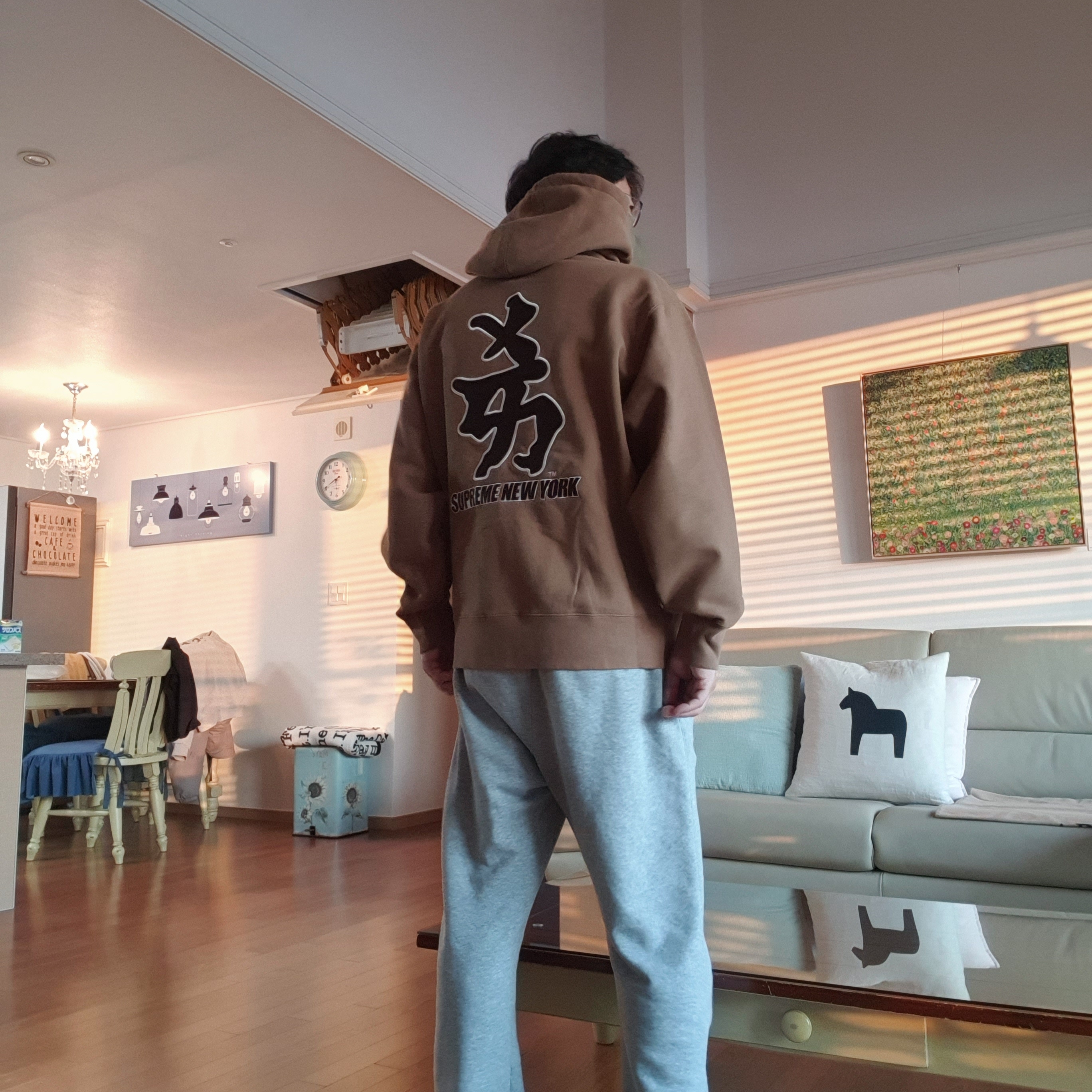 Supreme x New York Yankees Kanji Hooded Sweatshirt Dark Khaki - 22FW 착용 스타일