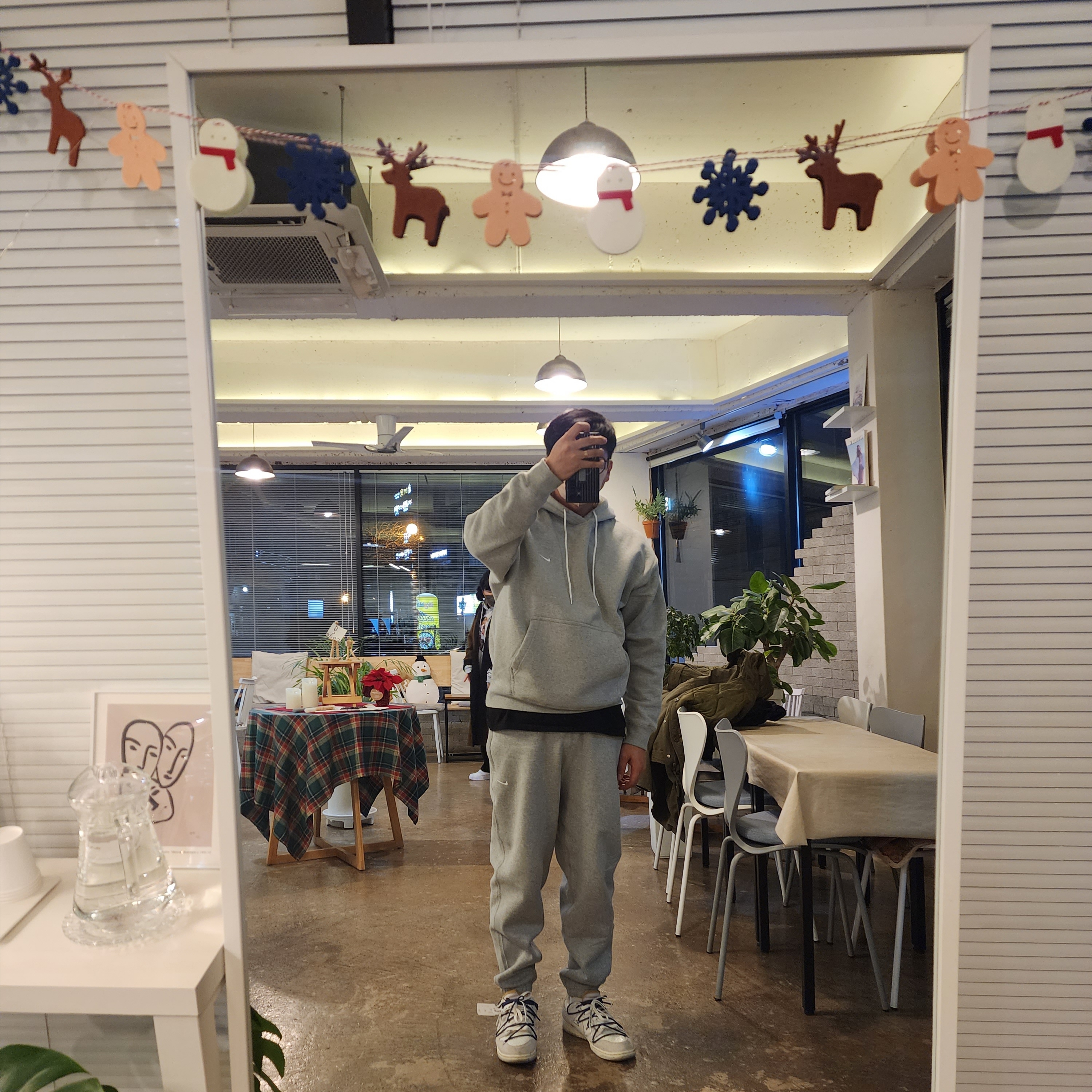 Nike x Off-White Dunk Low The 50 - Lot 18, Nike NRG Solo Swoosh Fleece Pants Dark Grey Heather - US/EU 착용 스타일