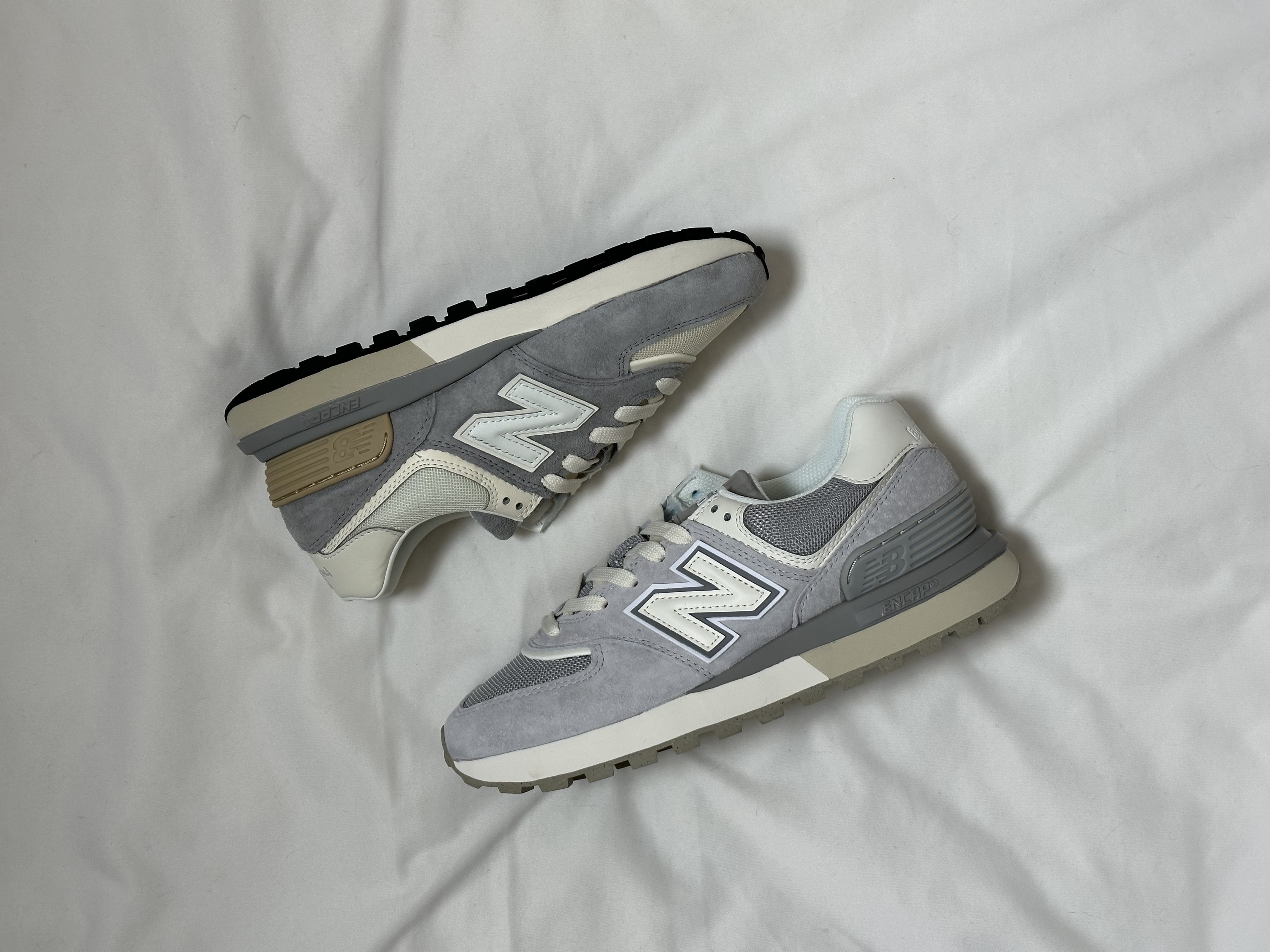 New Balance 574 Legacy Team Away Grey, New Balance 574 Legacy Grey Sea Salt 착용 스타일