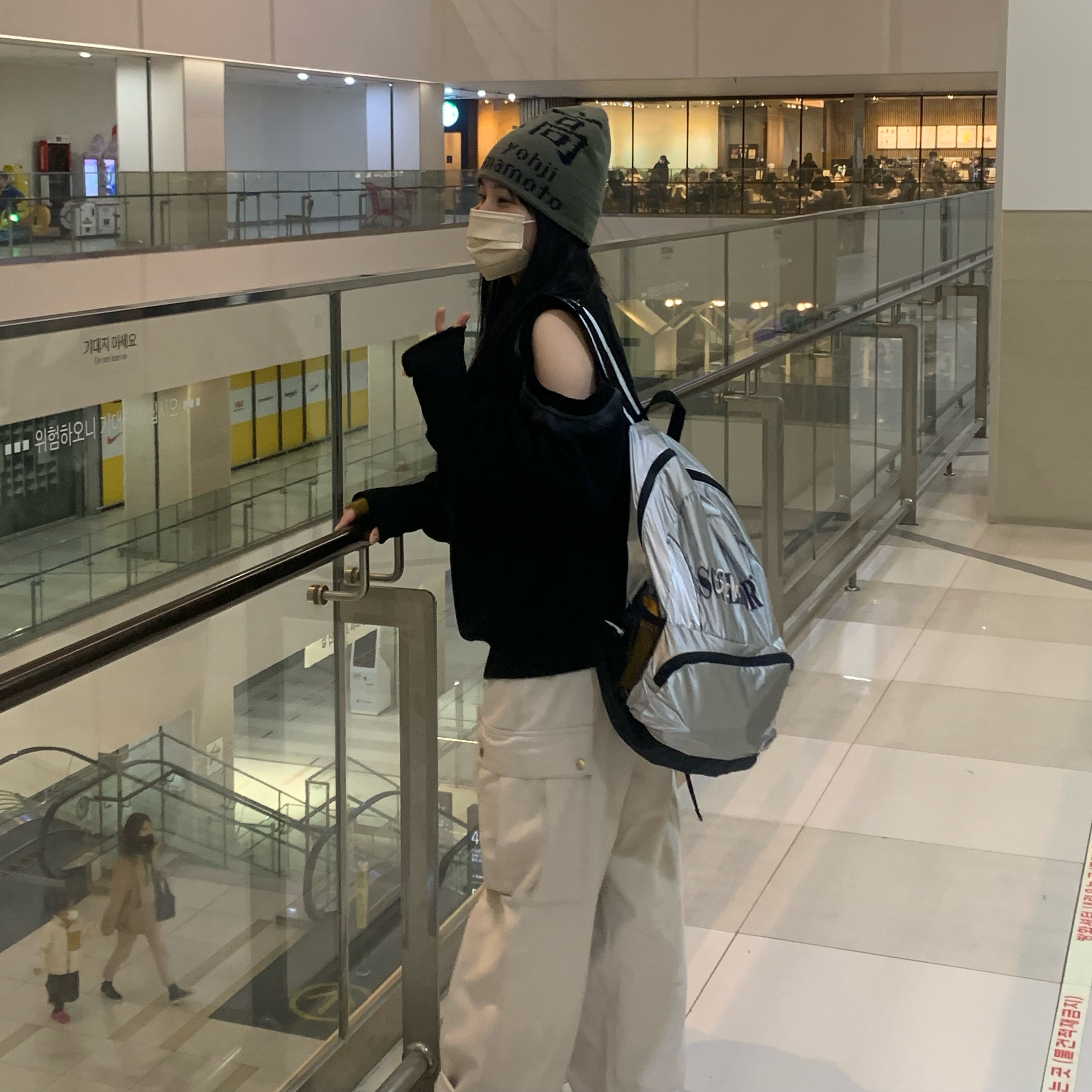 Supreme x Yohji Yamamoto Beanie Olive - 22FW 착용 스타일 - 1