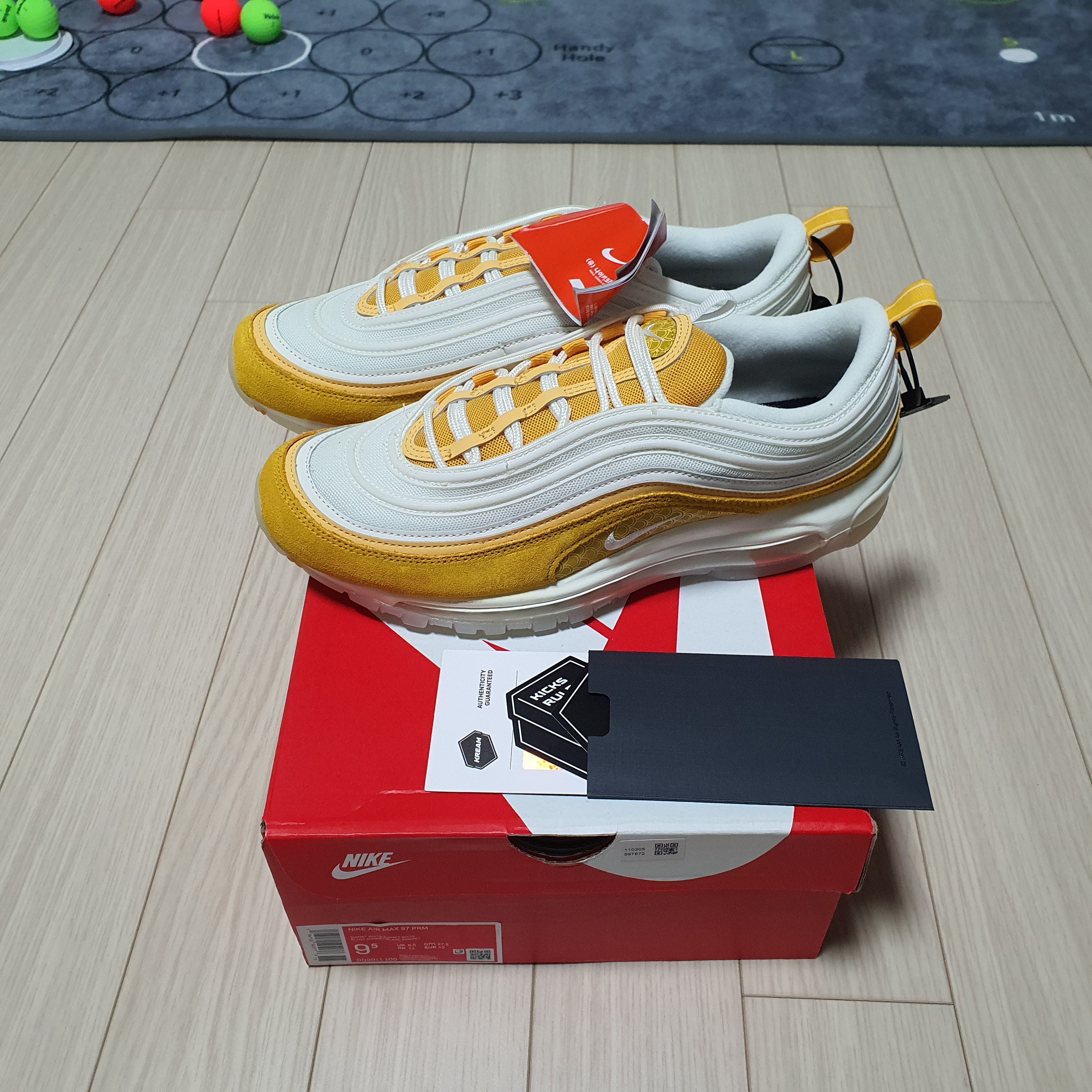 Nike Air Max 97 PRM Yellow Ochre 착용 스타일