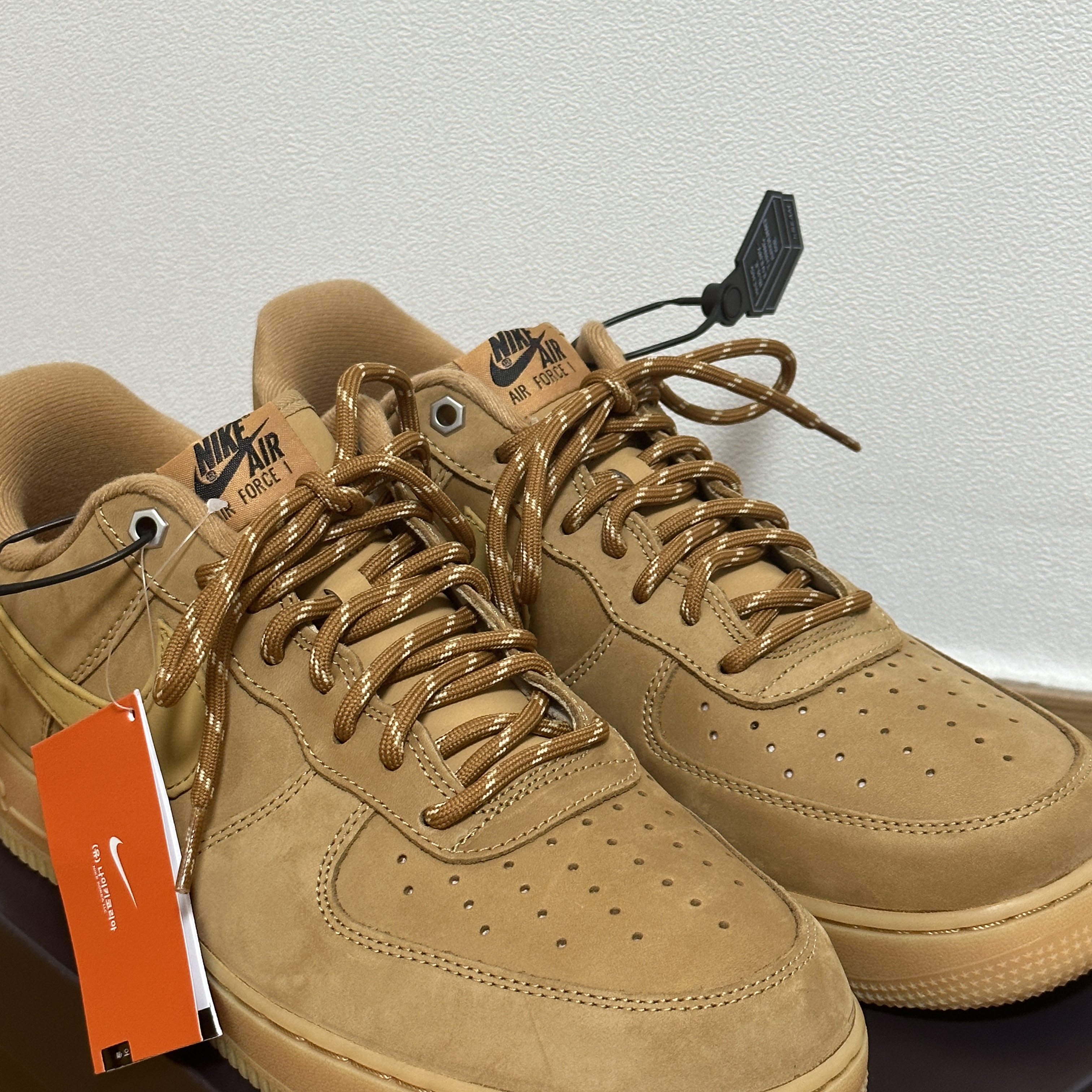 Nike Air Force 1 '07 WB Flax 착용 스타일