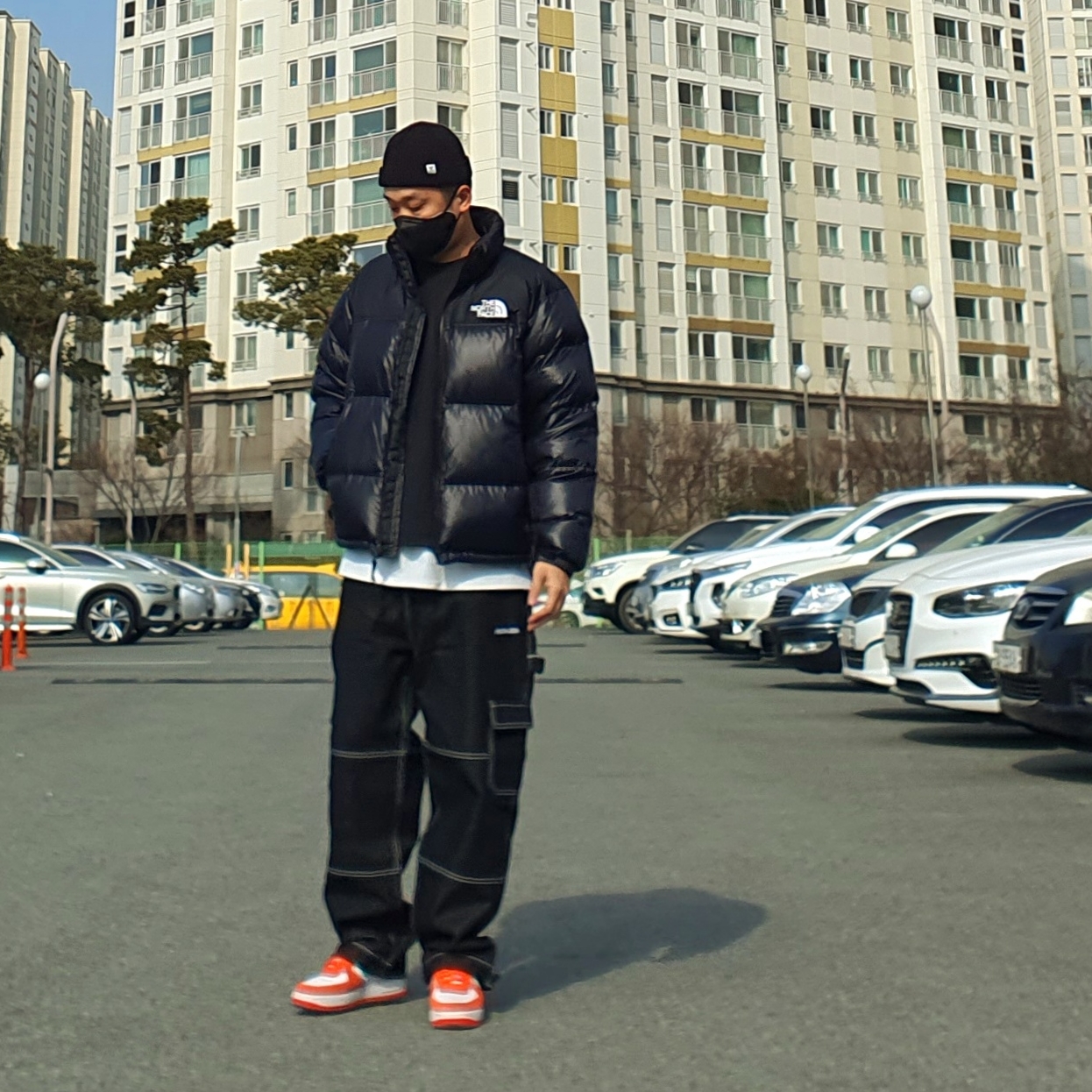 The North Face Nuptse Hybrid Down Ball Jacket Black, Nike Air Force 1 '07 LV8 Athletic Club Rush Orange Washed Teal 착용 스타일 - 1