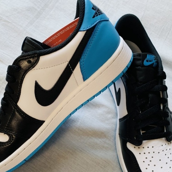 (W) Jordan 1 Retro Low OG Black and Dark Powder Blue 착용 스타일