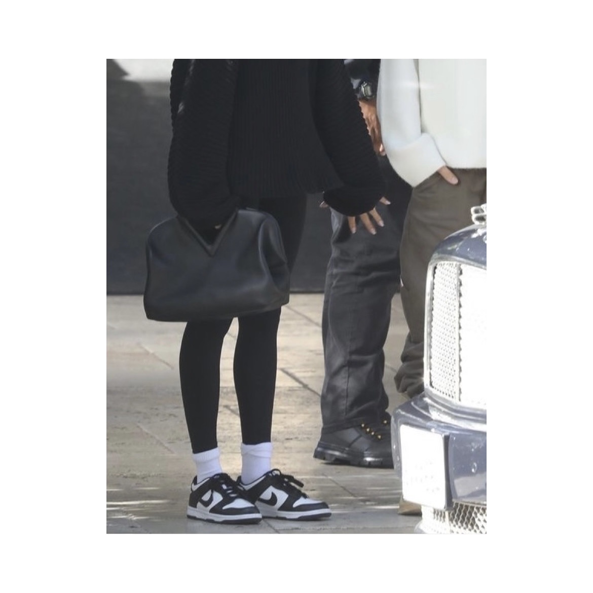 (W) Nike Dunk Low Black 착용 스타일 - 1