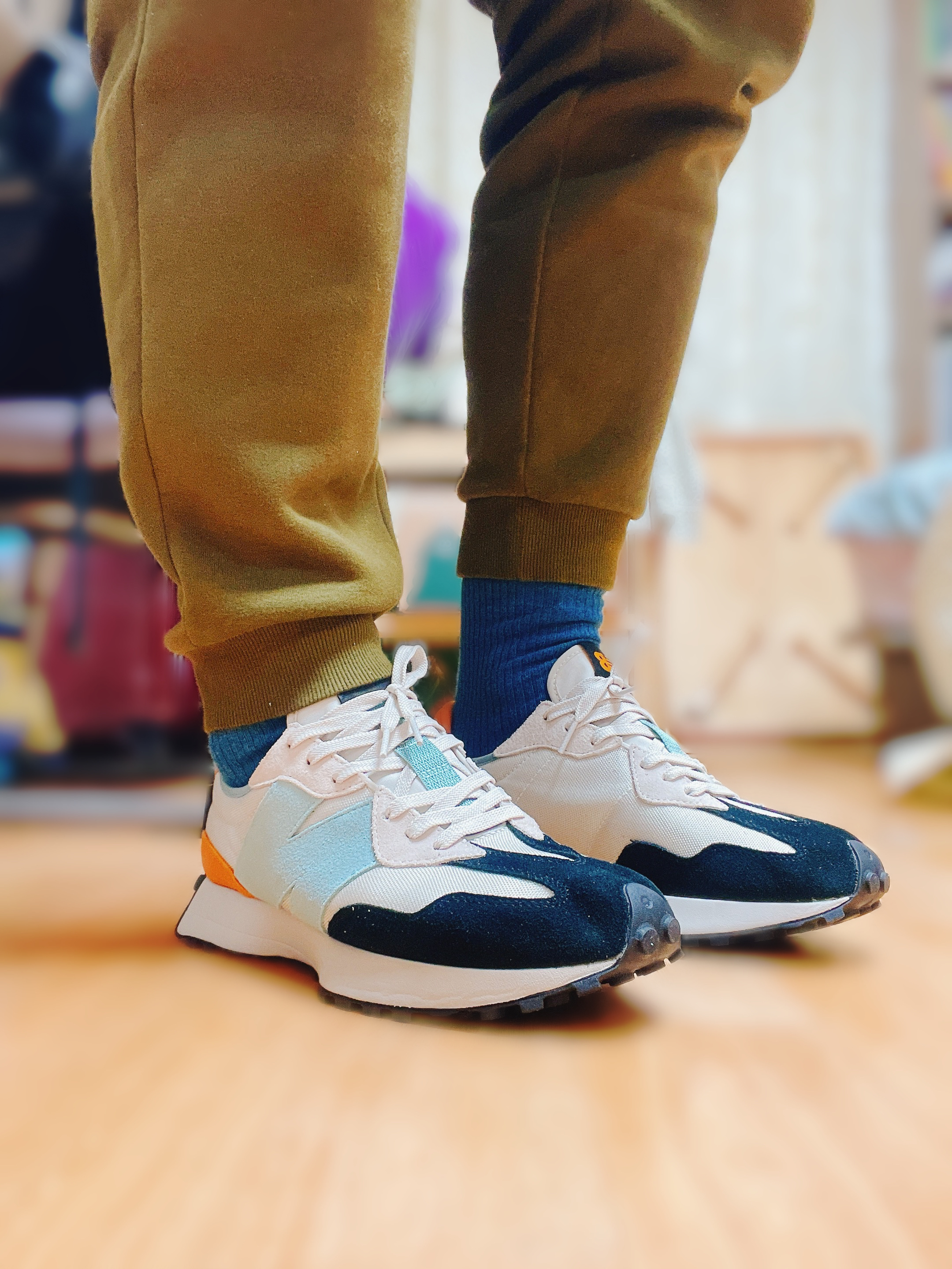 New Balance 327 Moonbeam Blue 착용 스타일 - 2