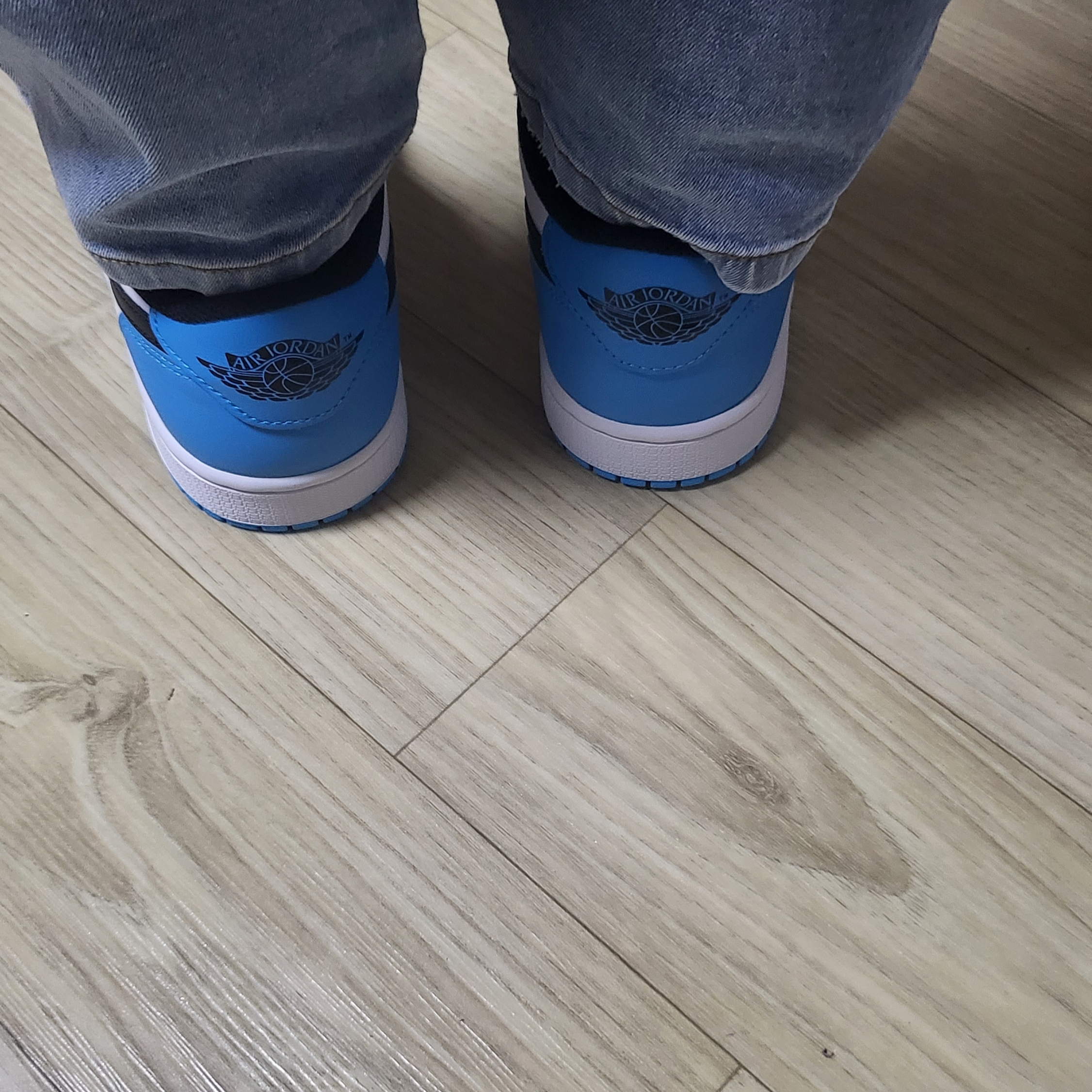 (W) Jordan 1 Retro Low OG Black and Dark Powder Blue 착용 스타일 - 2
